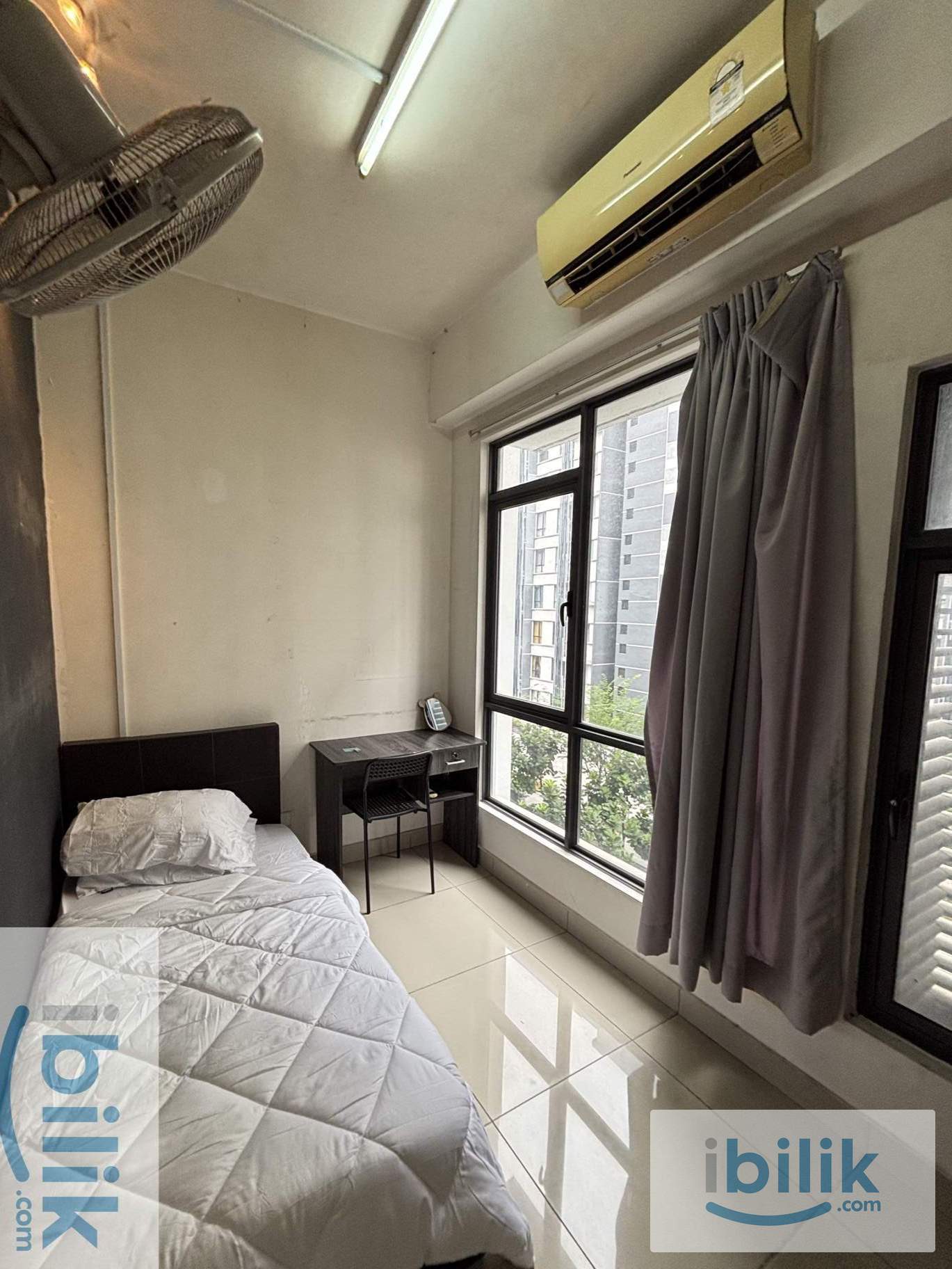Window Single Room | Glenmarie | 5 min 🚶🏻to UOWM  - Image 1