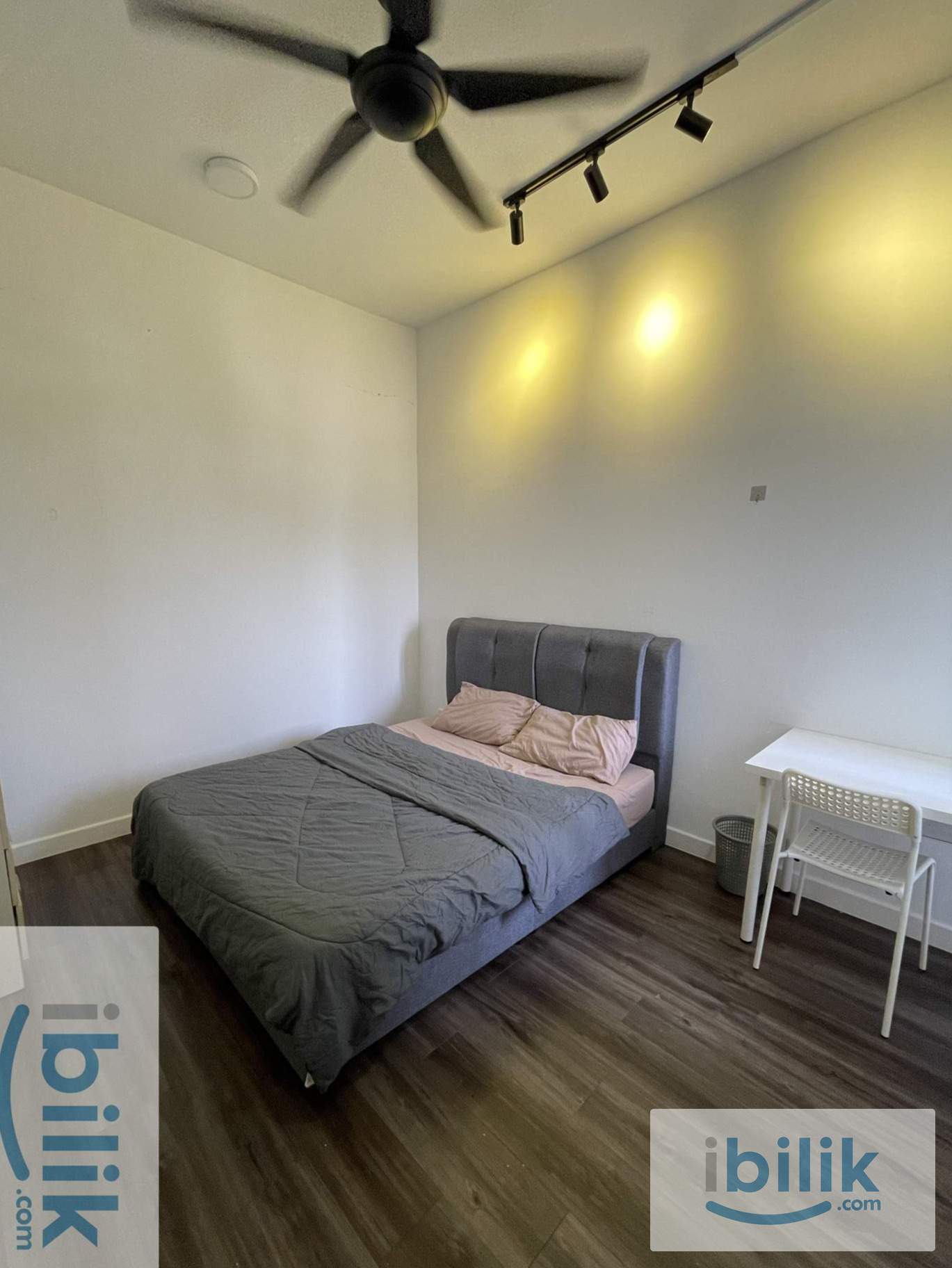 5 min to UOWM & Glenmarie industrial park | COZY MIDDLE ROOM WITH NICE VIEW | 8 min to Aeon Shah Alam & MSU - Image 4
