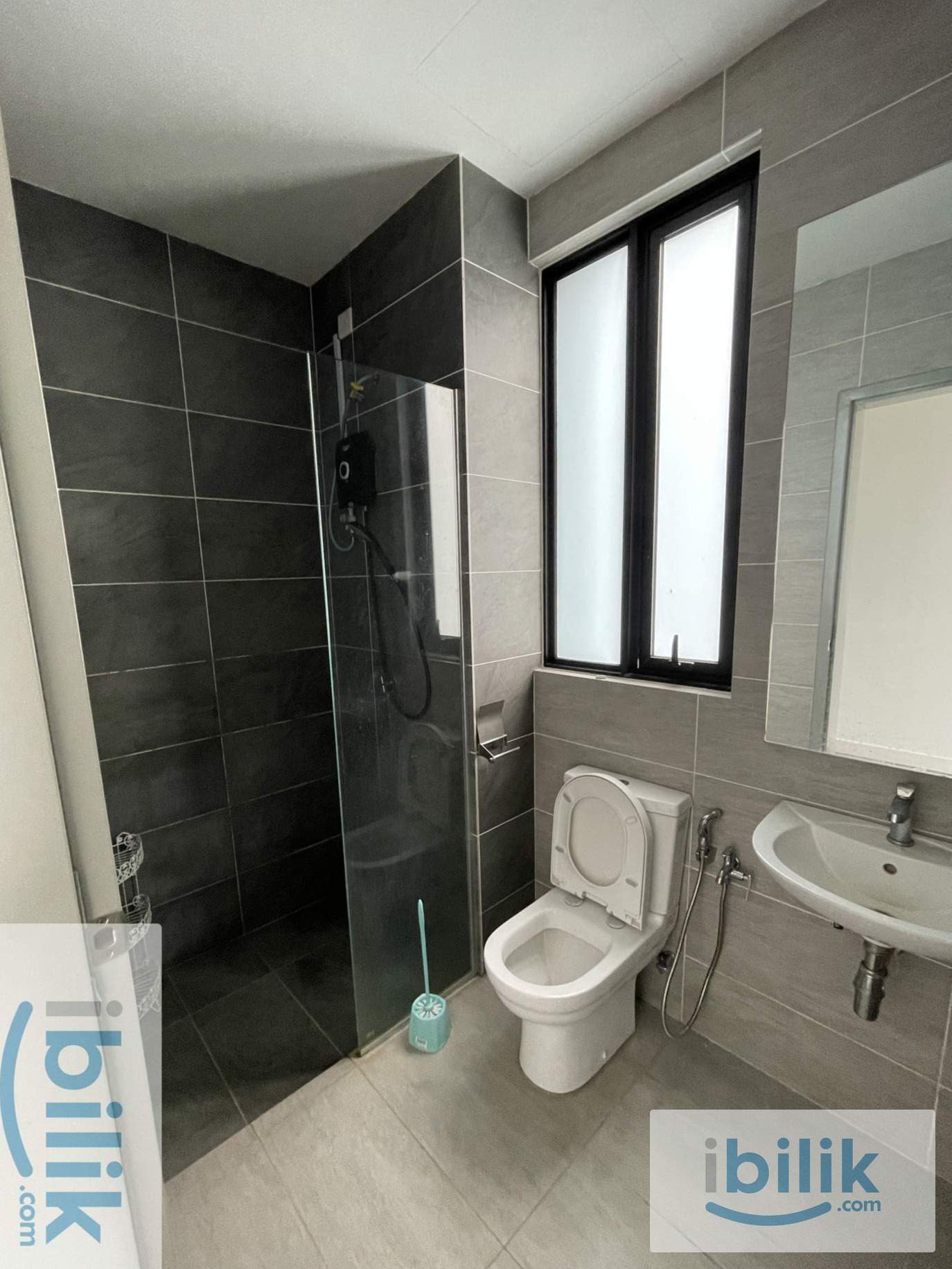 5 min to UOWM & Glenmarie industrial park | COZY MIDDLE ROOM WITH NICE VIEW | 8 min to Aeon Shah Alam & MSU - Image 6