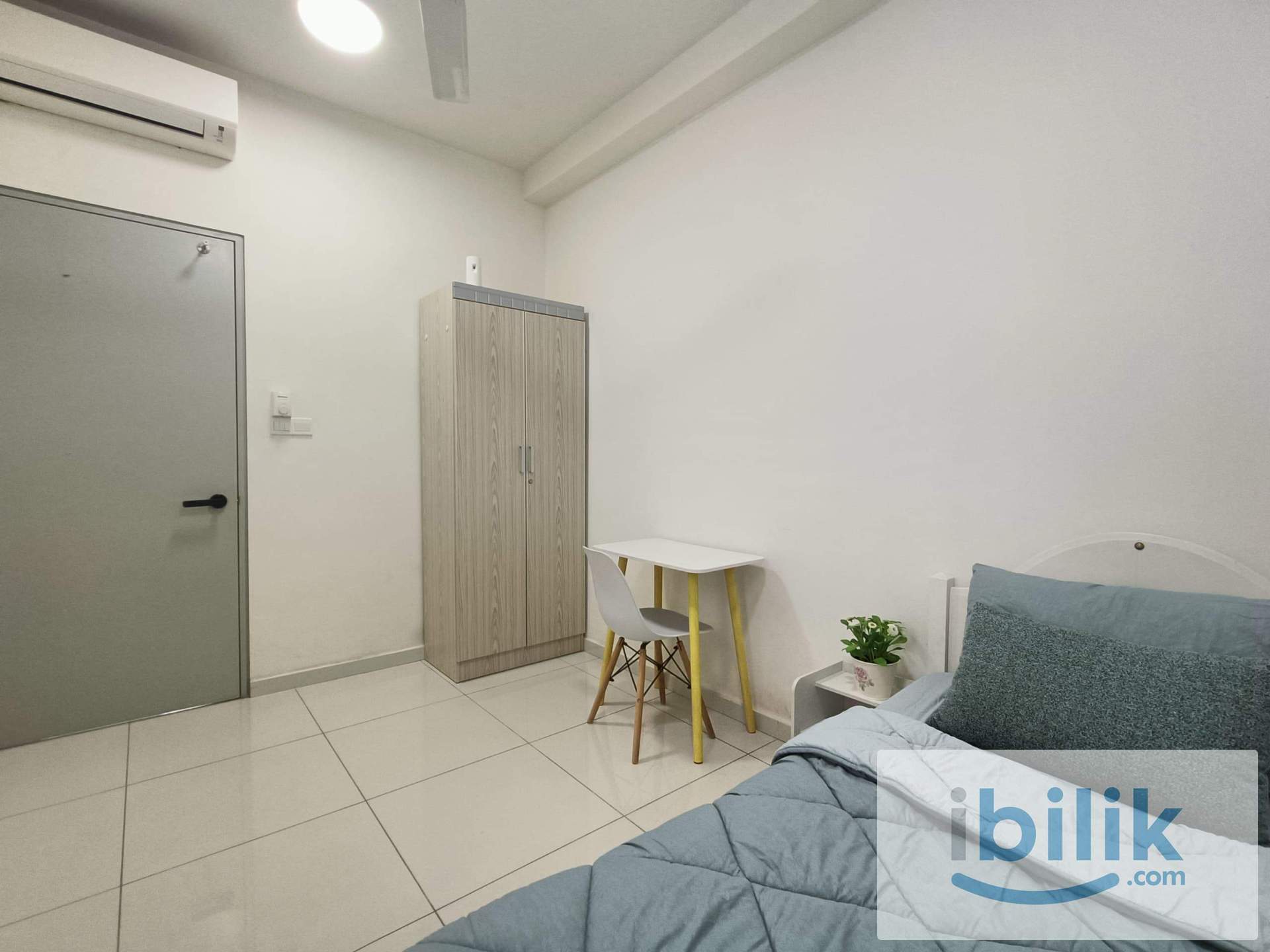 Small Room for Rent! FULLY FURNISHED ready to move in! - Image 1
