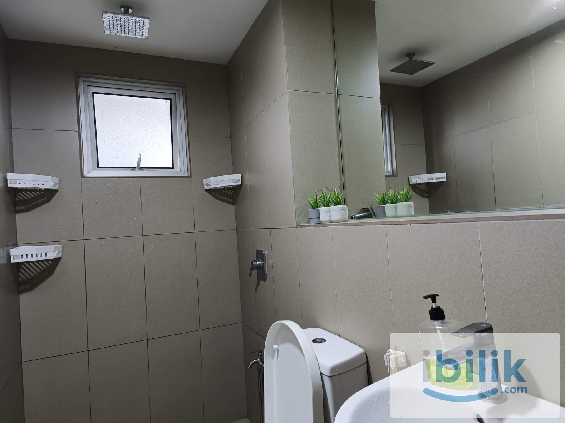 Small Room for Rent! FULLY FURNISHED ready to move in! - Image 4