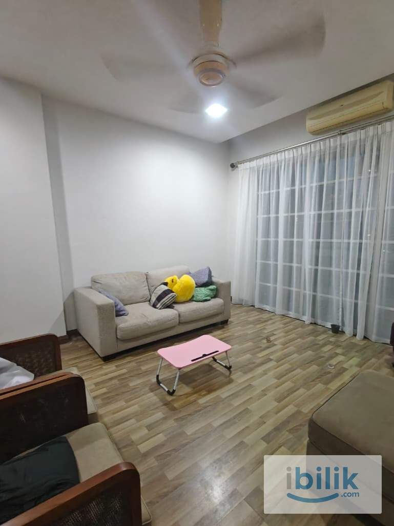 Master Bedroom - Image 3