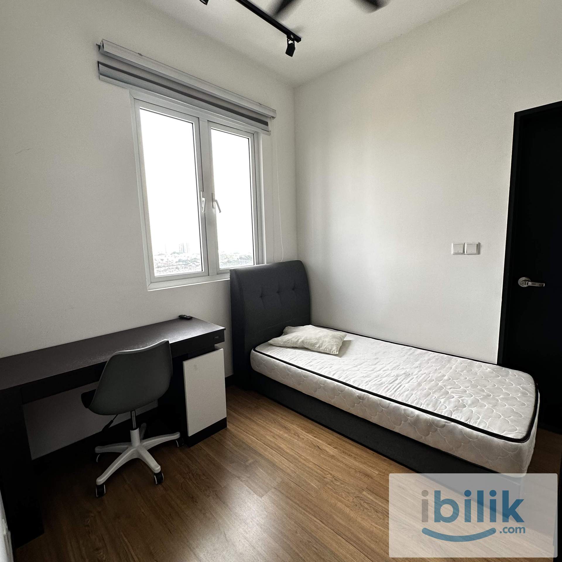 Cozy Junior master room Sri petaling  - Image 4
