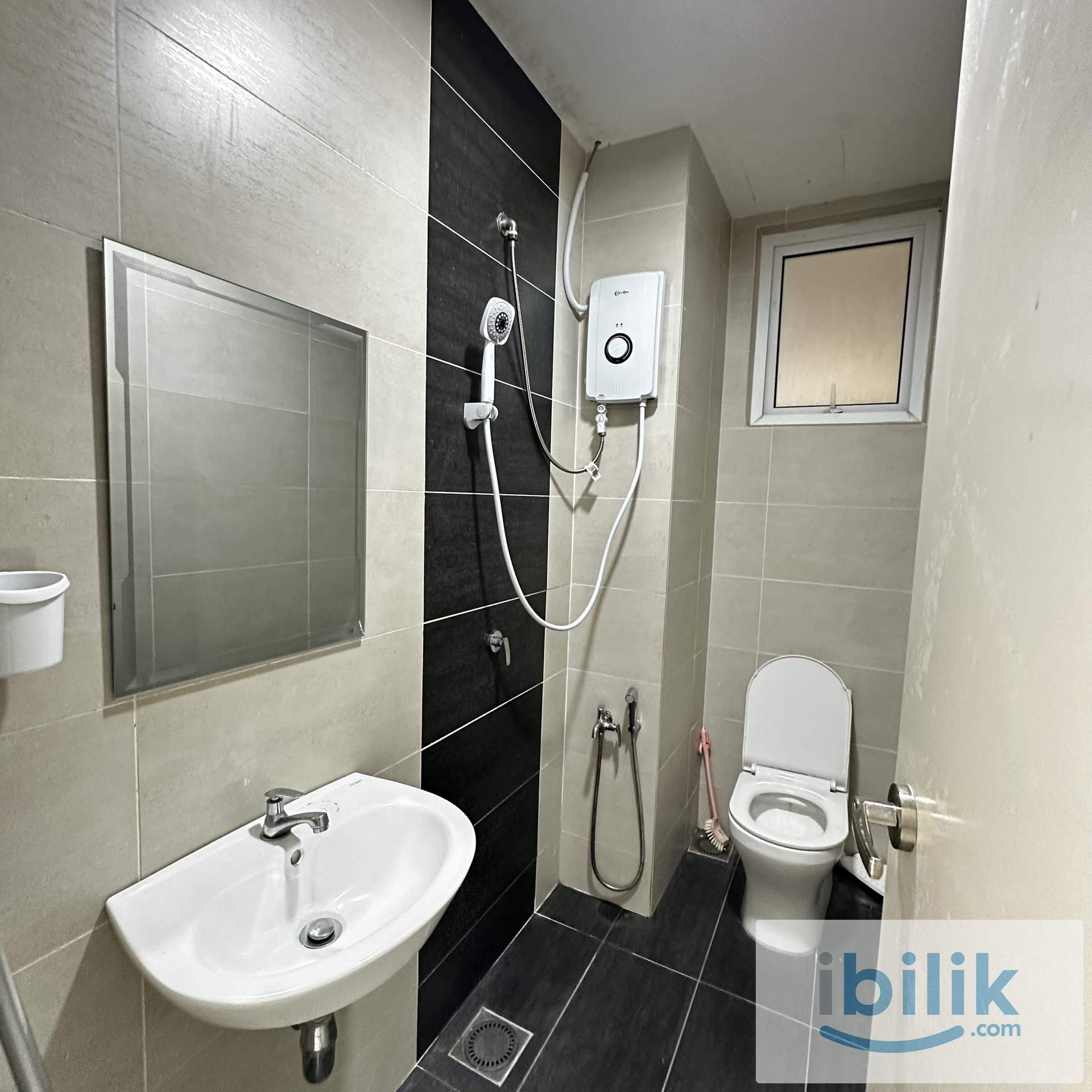*WIFI included* Specious room for RENT @ Sri Petaling  - Image 2