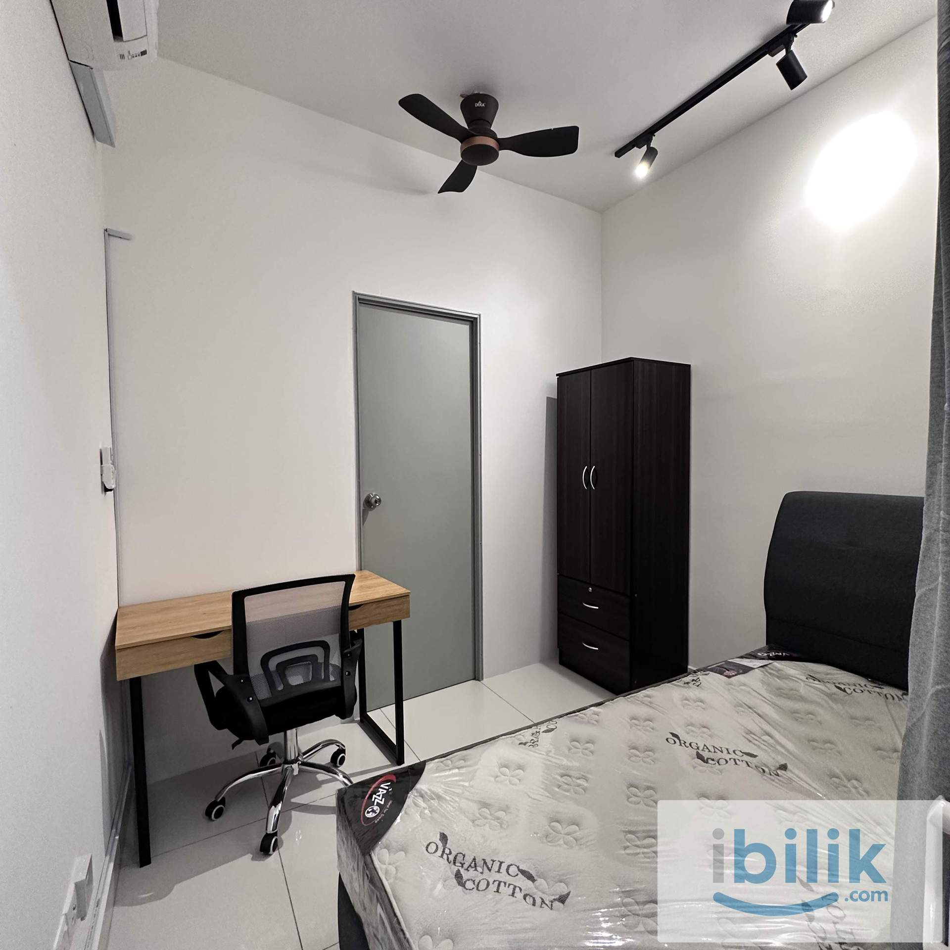 *Utilities included* Single Balcony Room at Pinnacle, Sri Petaling KL - Image 1