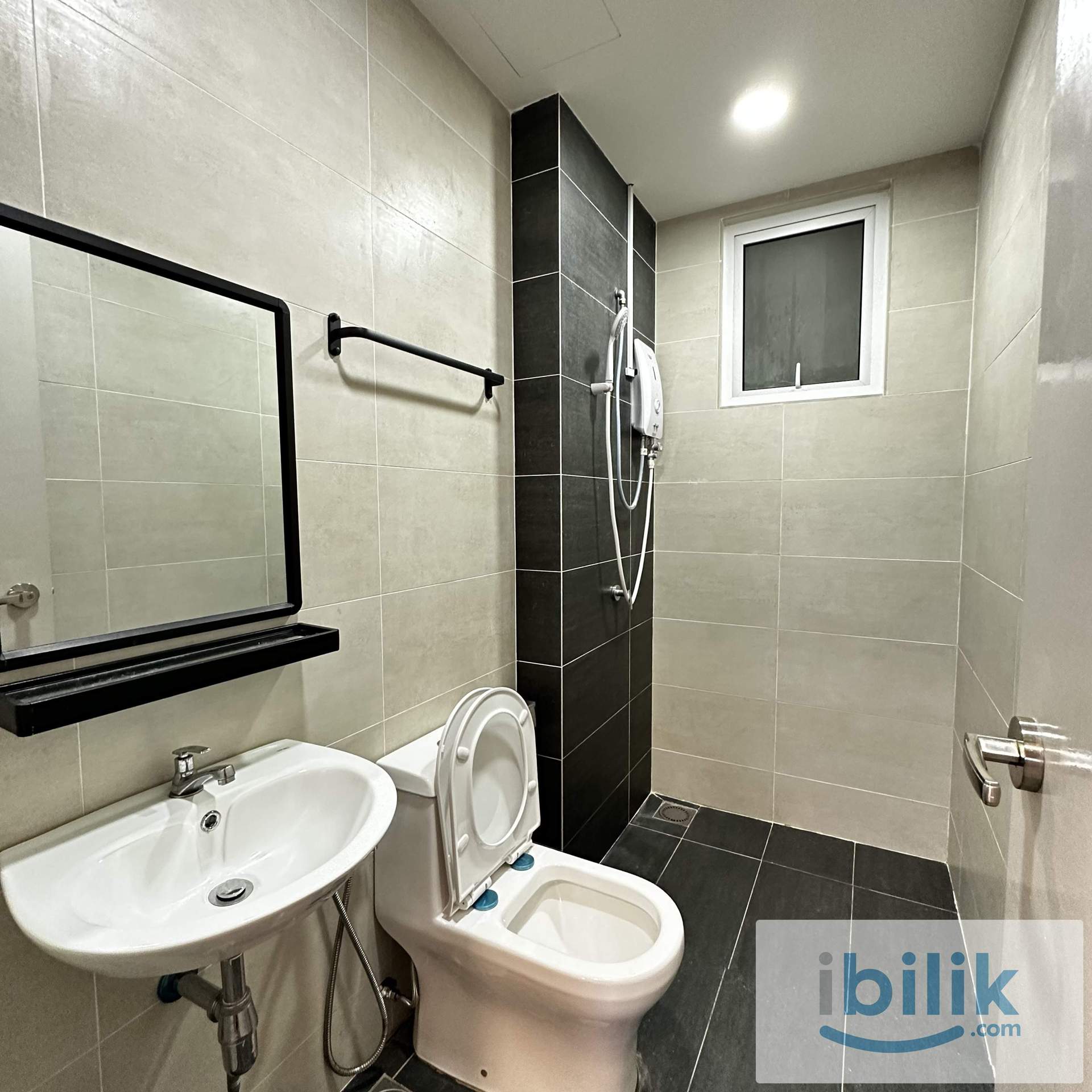 *Utilities included* Single Balcony Room at Pinnacle, Sri Petaling KL - Image 4