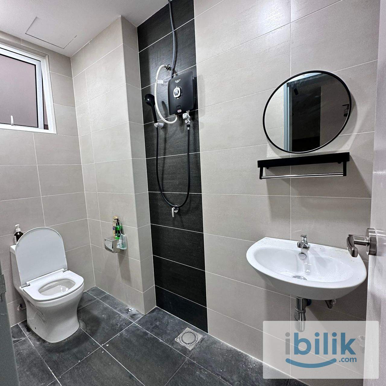 *Utilities included* Single Balcony Room at Pinnacle, Sri Petaling KL - Image 5