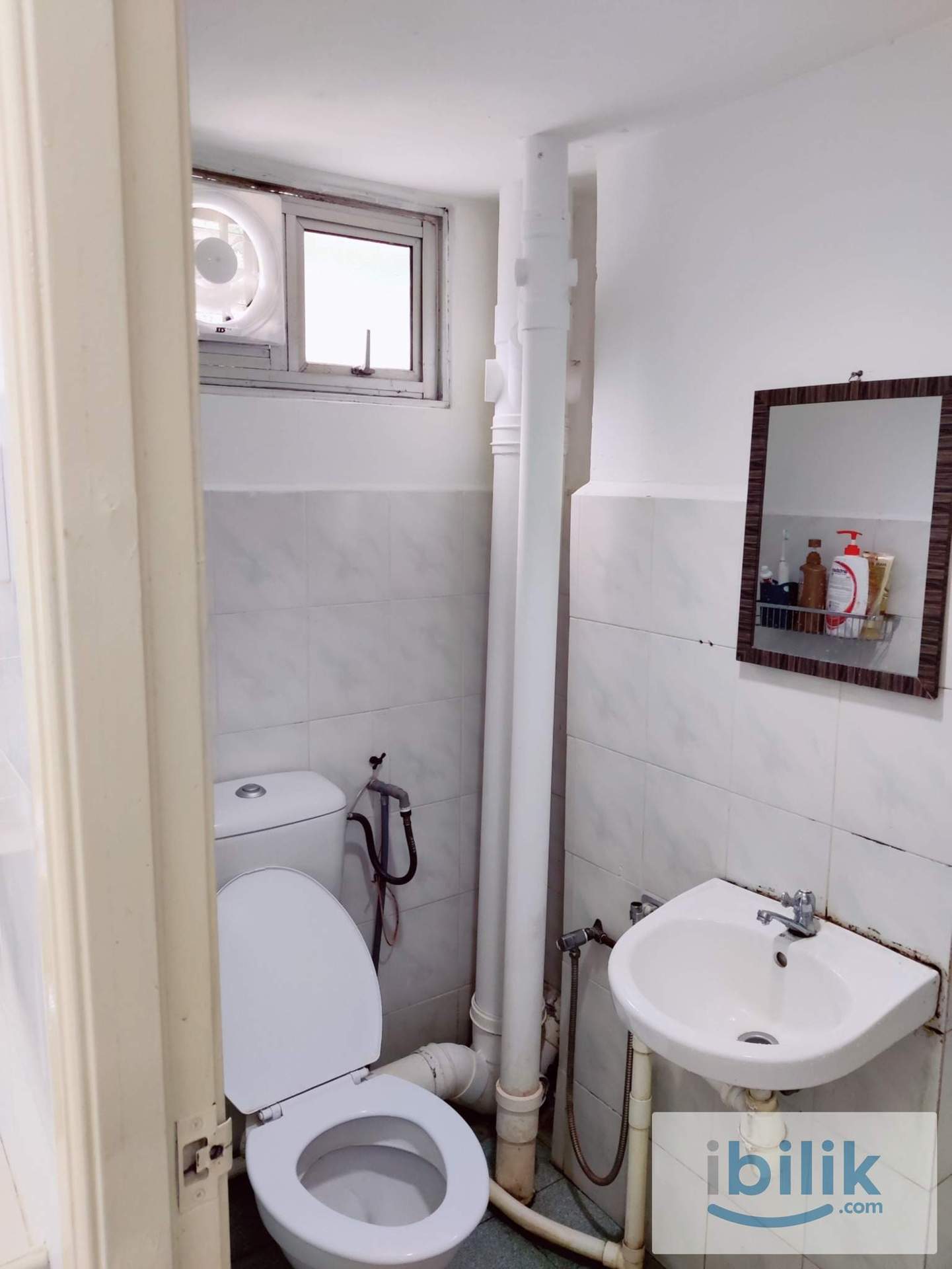 Small room at Sri Impian Apartment - Image 2