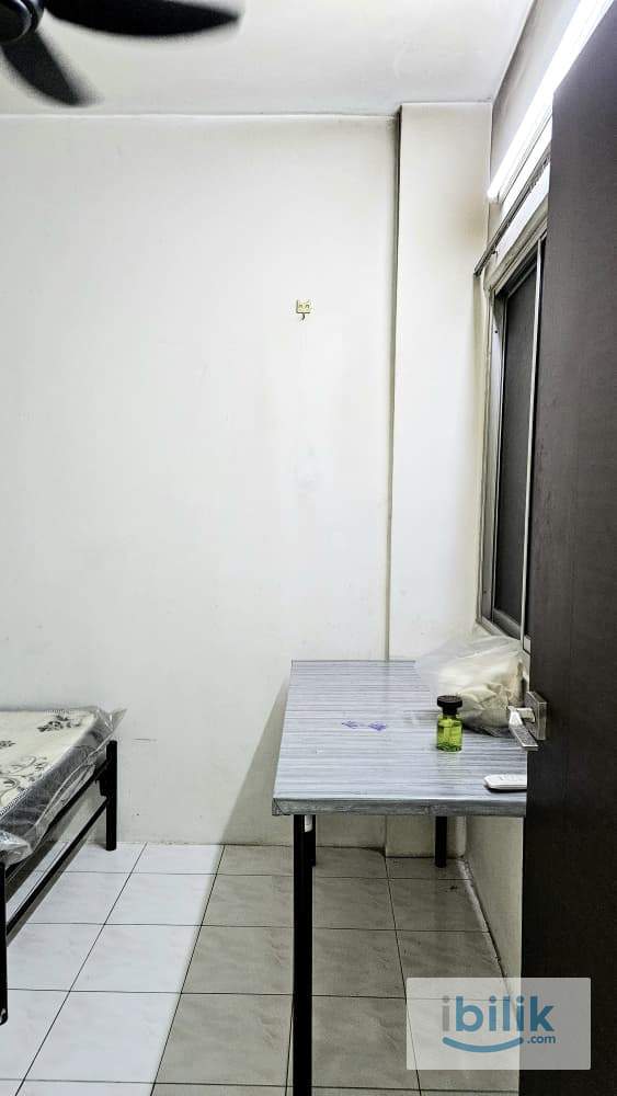 Small room at Sri Impian Apartment - Image 7
