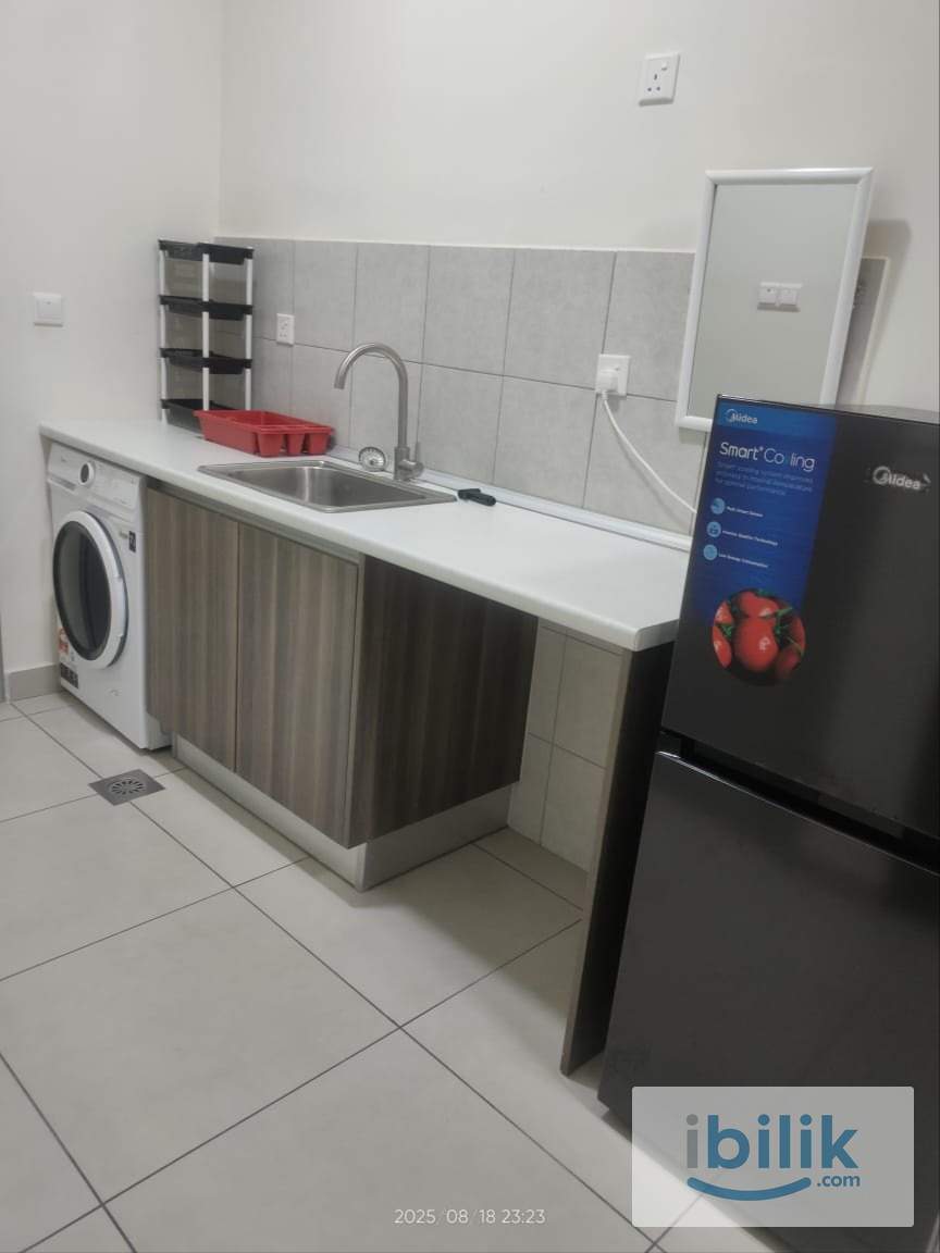 Room - Image 5