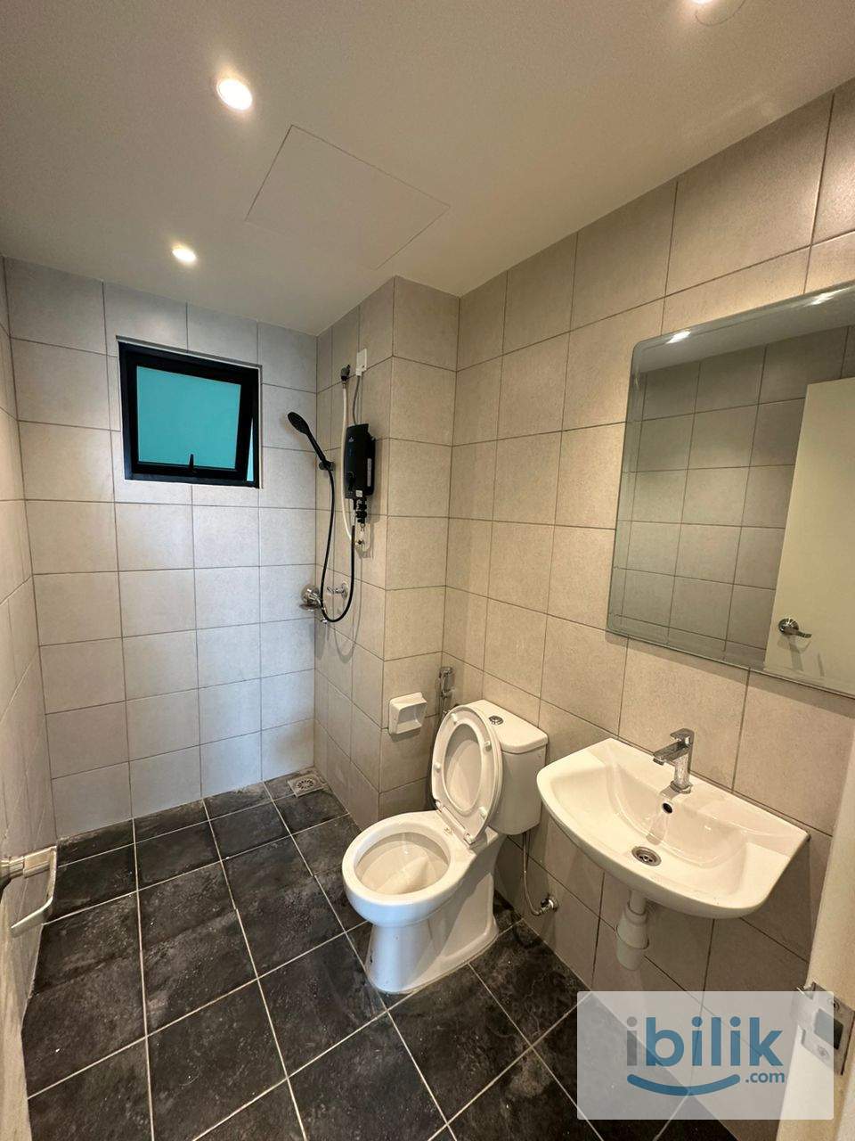 Studio @ Edusphere Suites – Great Location & Amenities! Near UoC & MMU - Image 2