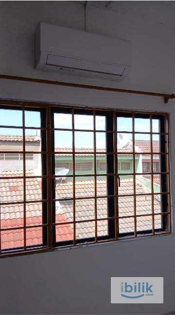 Kuala Lumpur Cheras Utama Medium Room with Attached Toilet - Image 4
