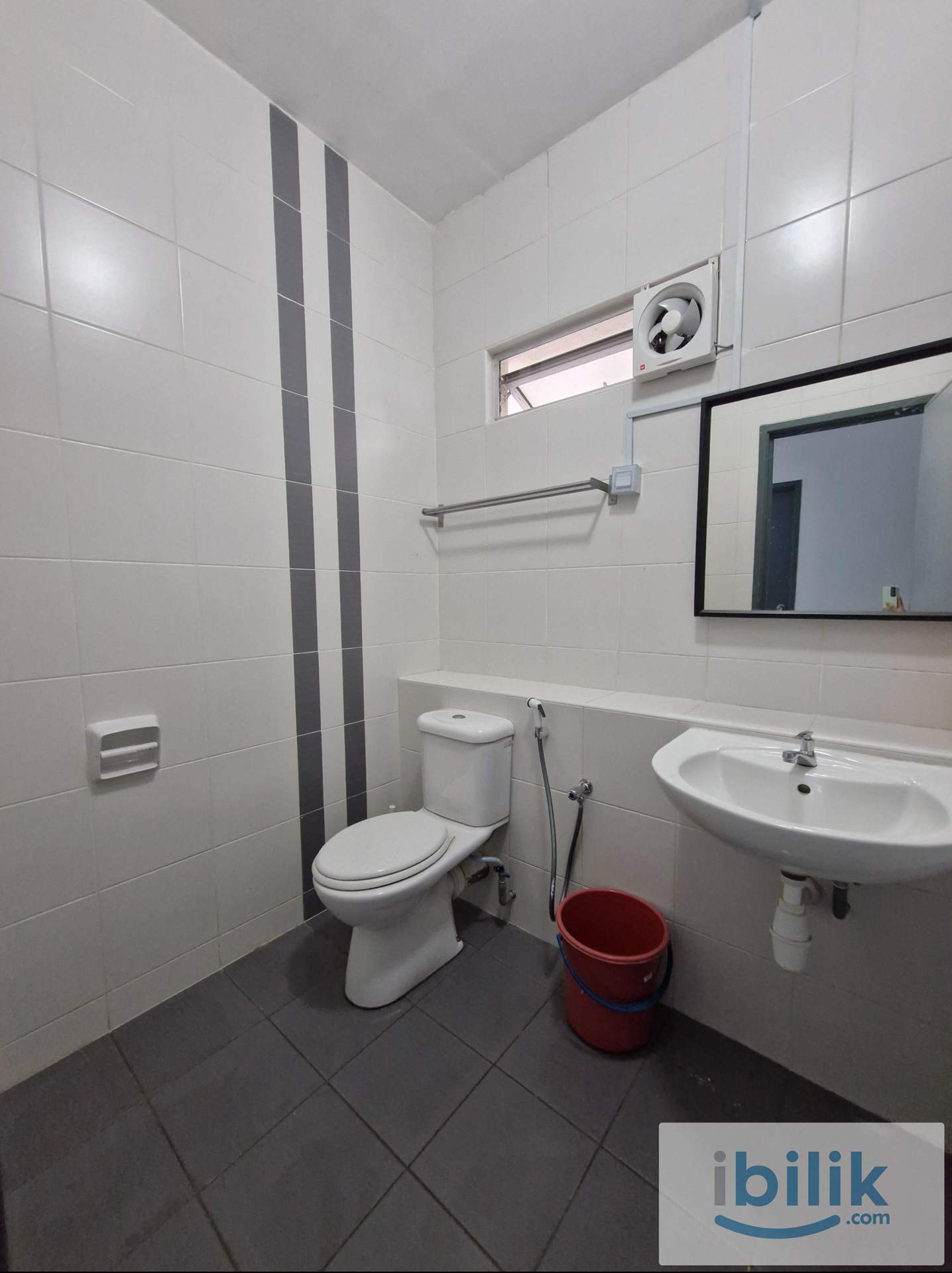 Room for Rent - Image 10