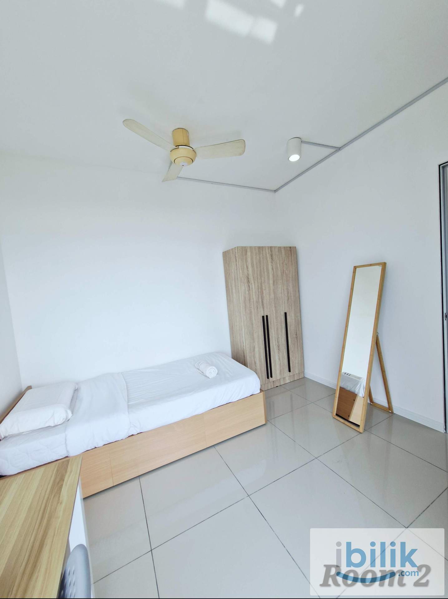 Room for Rent - Image 7