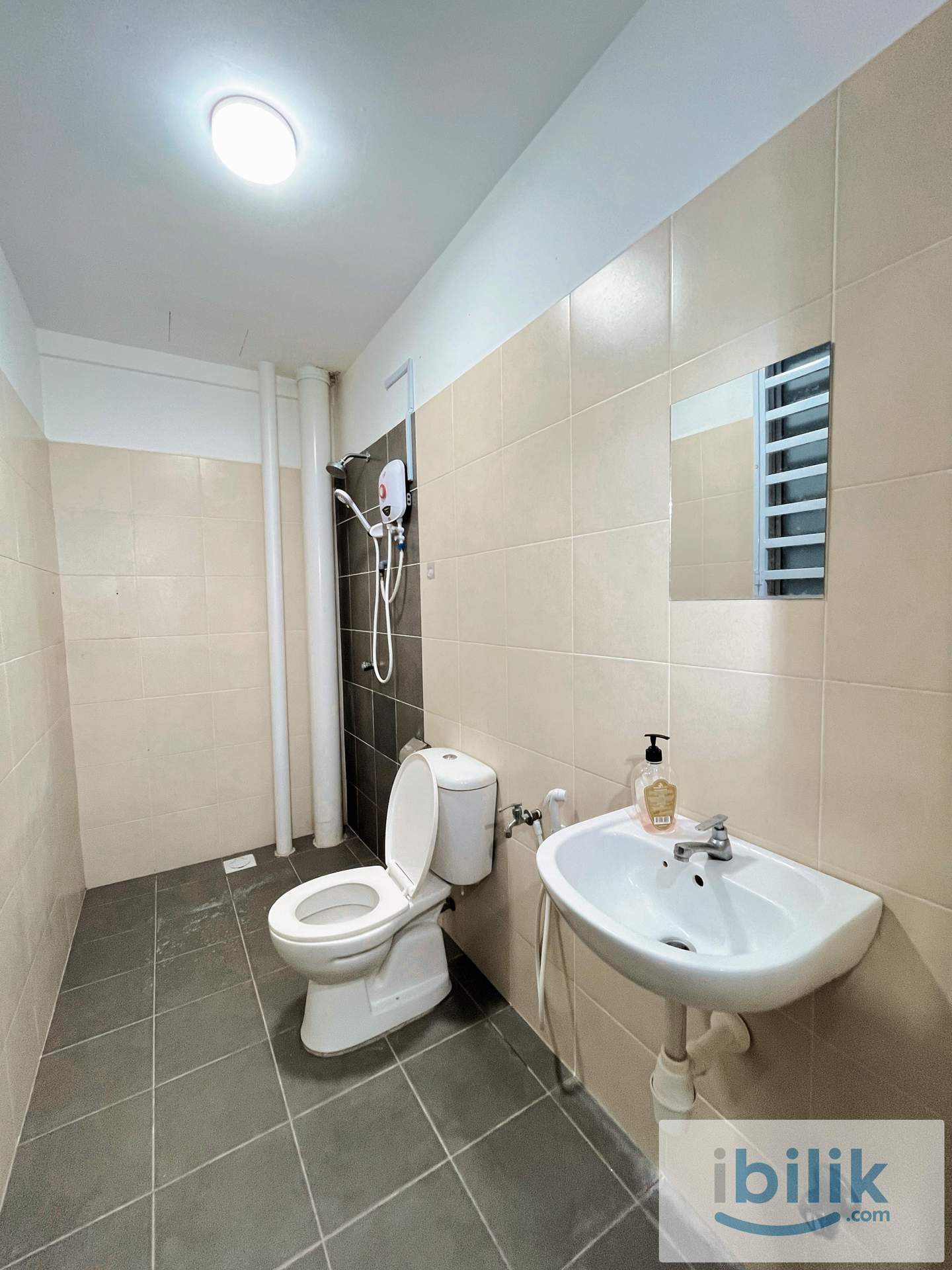 All-Female, Muslim-Friendly Condominium Rooms for Rent @ Meru🌸 - Image 8