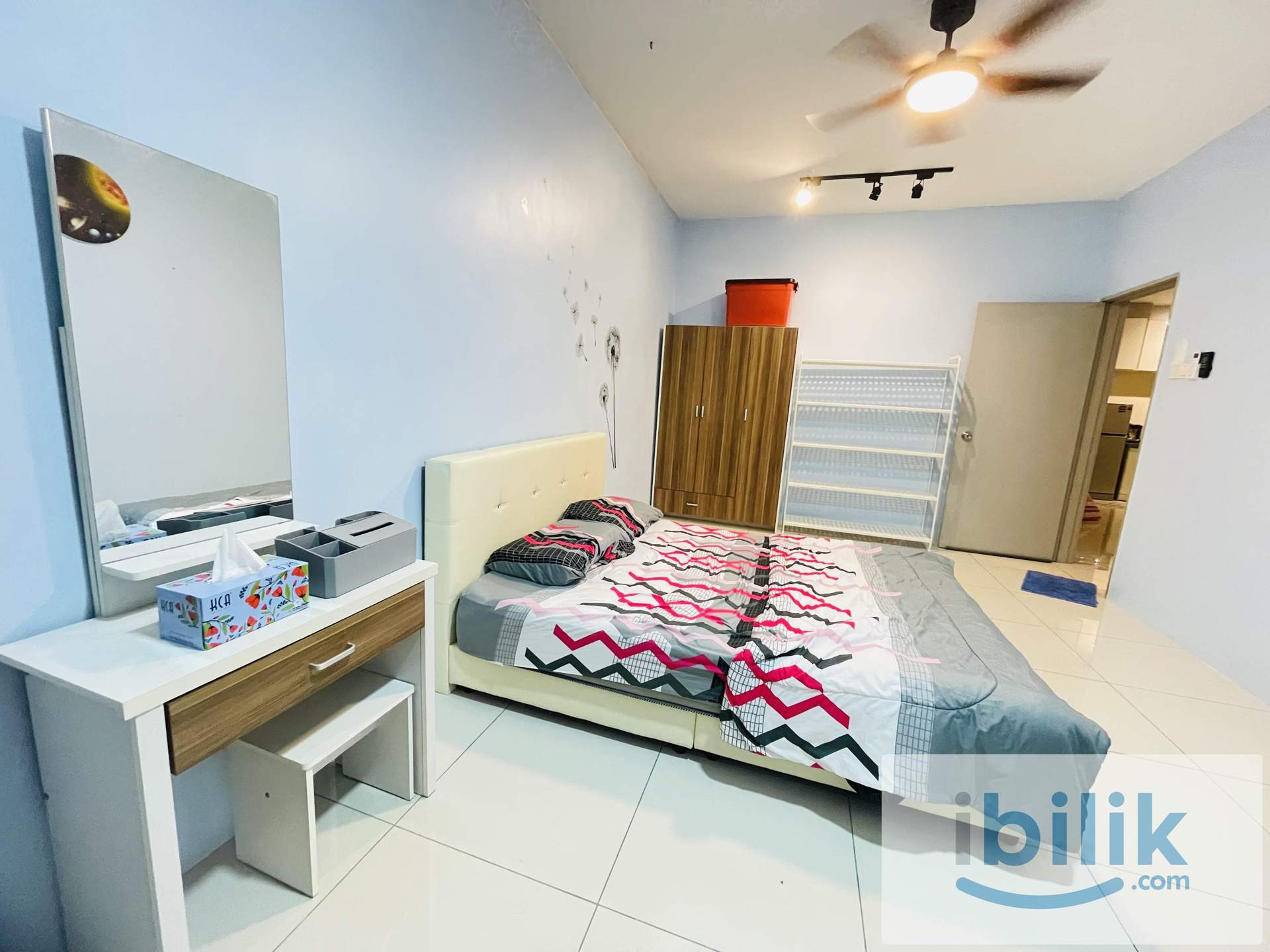 Master room with private bath - Image 4
