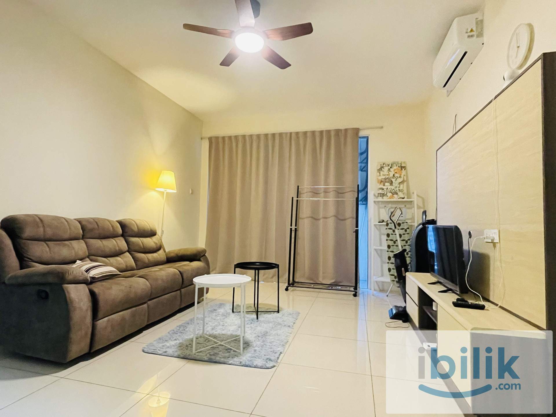 Master room with private bath - Image 1