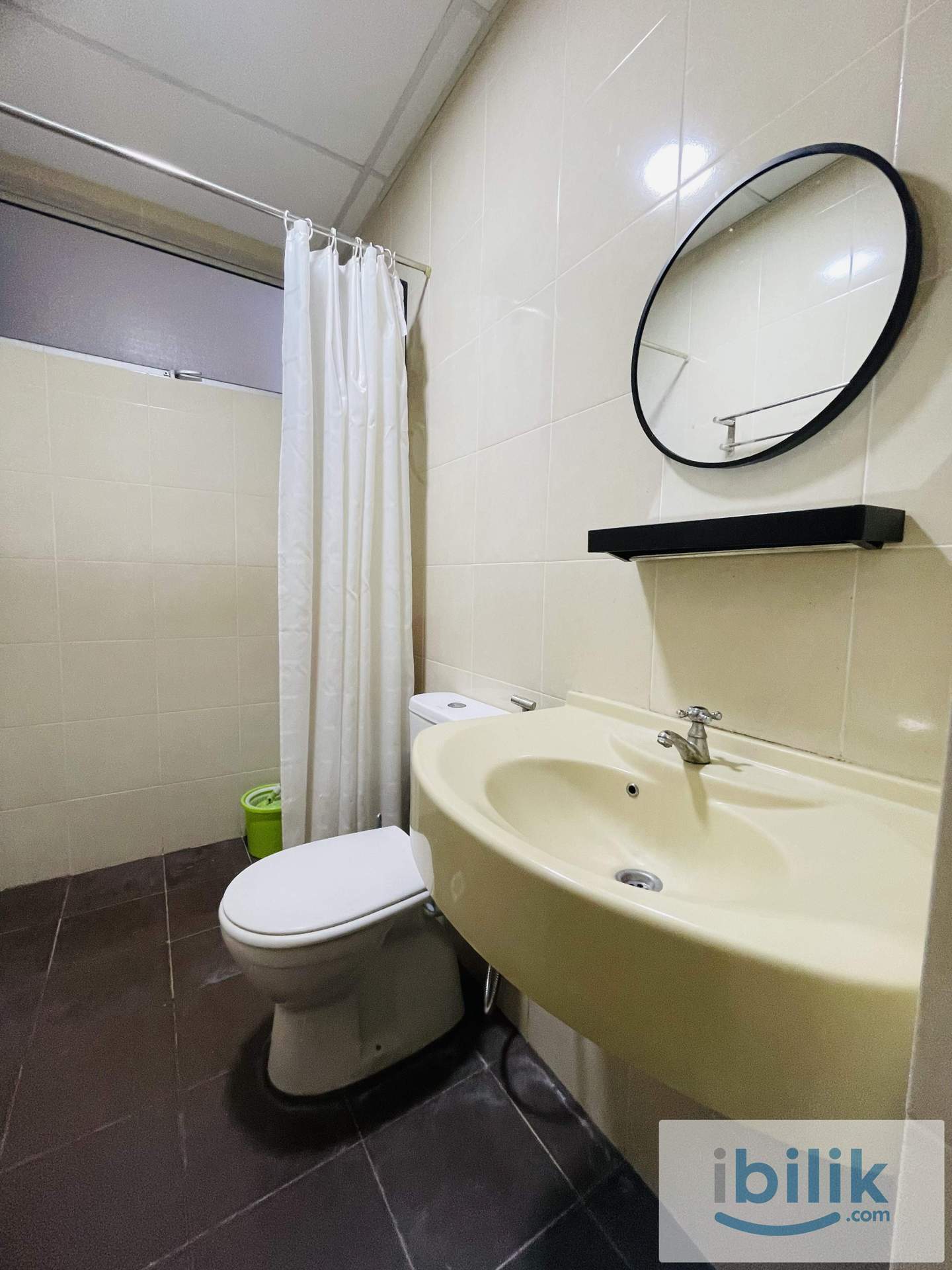 Master room with private bath - Image 6