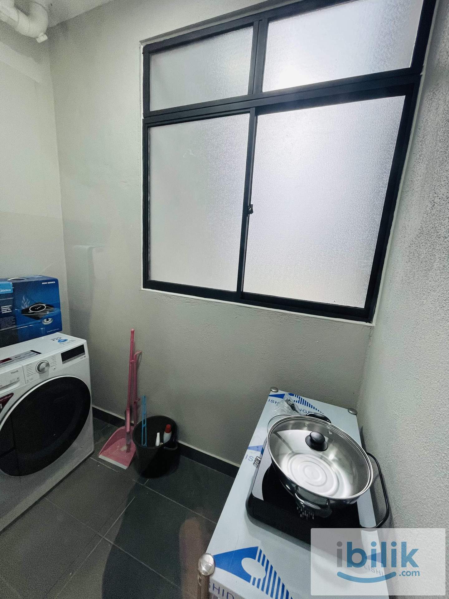 Female single room available  - Image 5