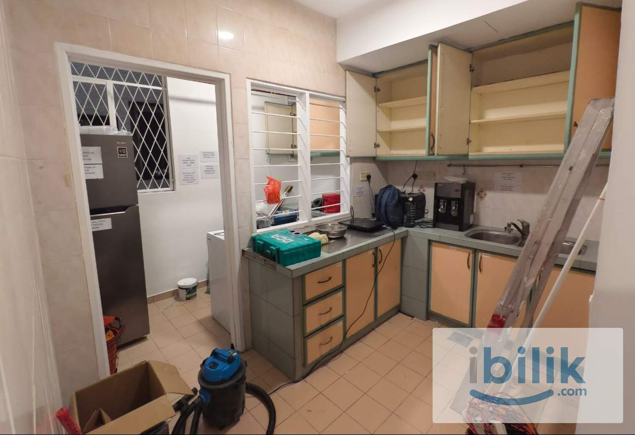 PUNCAK DAMANSARA MASTER ROOM@ LRT KAYU ARA - Image 6