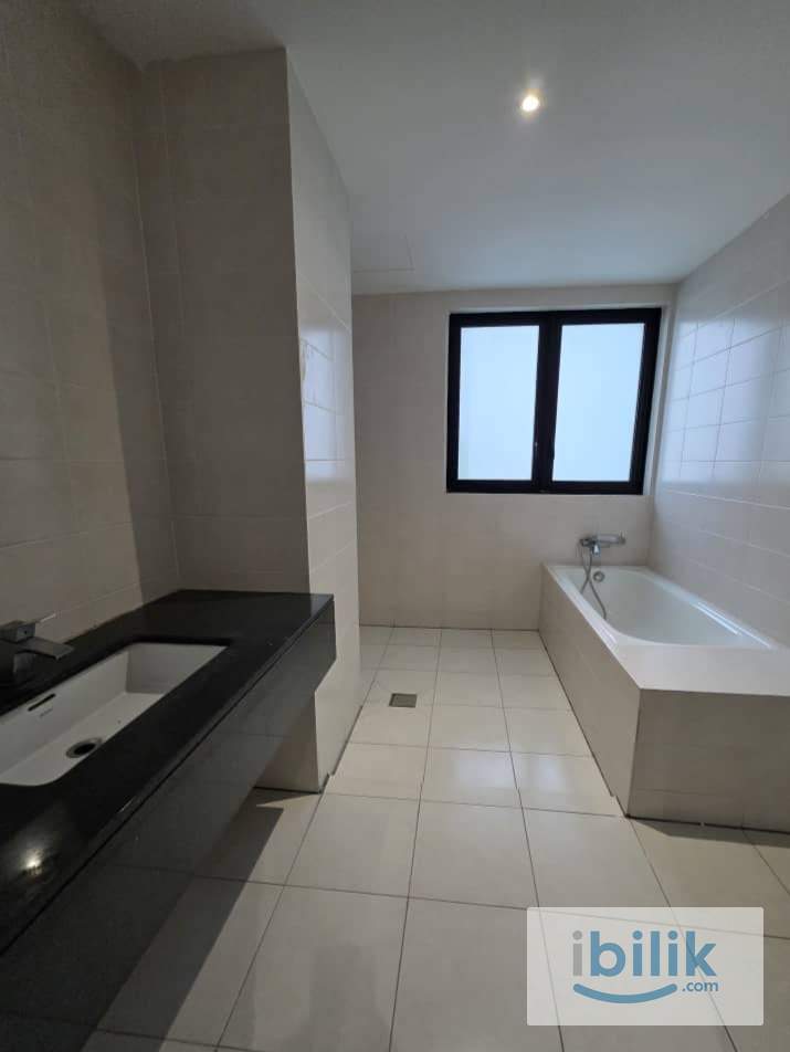 Super Promotion‼️1 Month Deposit💰 Master Room with Private Bathroom Rent I-Residences😍Walking Distance📍Central I-City - Image 3