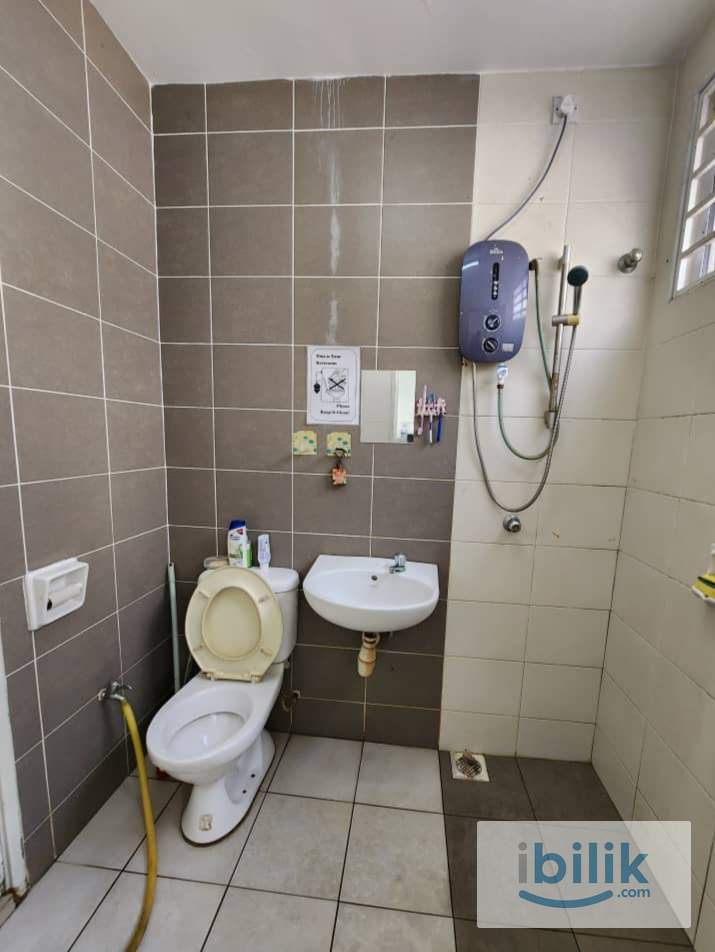 💥Hot Promo💥💰No Deposit💰Room Rent with Aircond Kemuning Utama Shah Alam😍 - Image 3