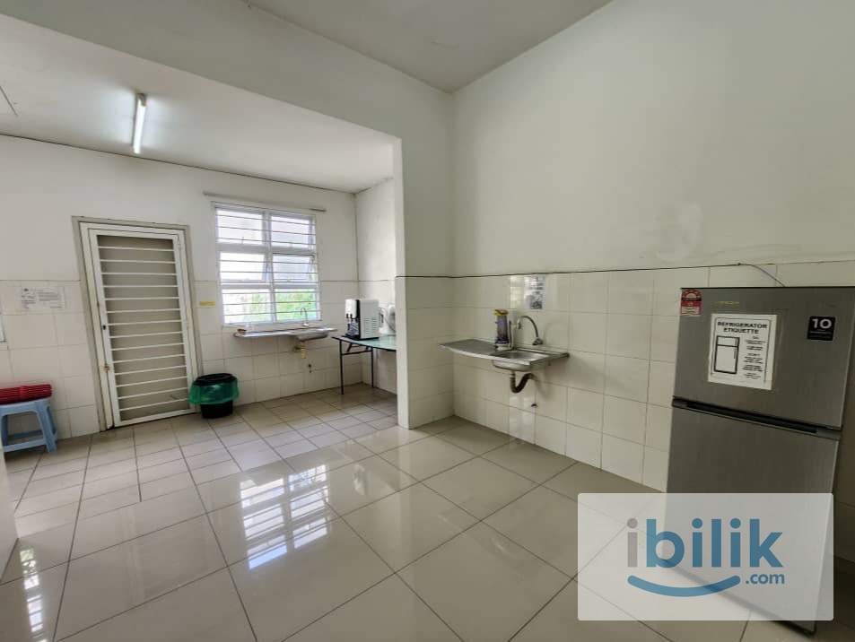 💥Hot Promo💥💰No Deposit💰Room Rent with Aircond Kemuning Utama Shah Alam😍 - Image 4