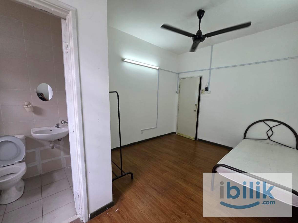 Hot Promotion‼️1 Month Deposit💰0 Deposit💰Middle Room Rent with Private Bathroom Kemuning Utama Shah Alam😍 - Image 2