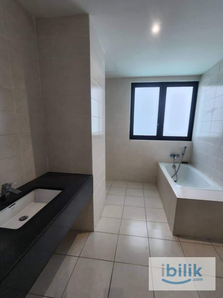 Promotion‼️💰1 Month Deposit For Room Rent I-Residences😍Master Room with Bathroom😍Walking Distance🚶‍♀️Central I-City - Image 3