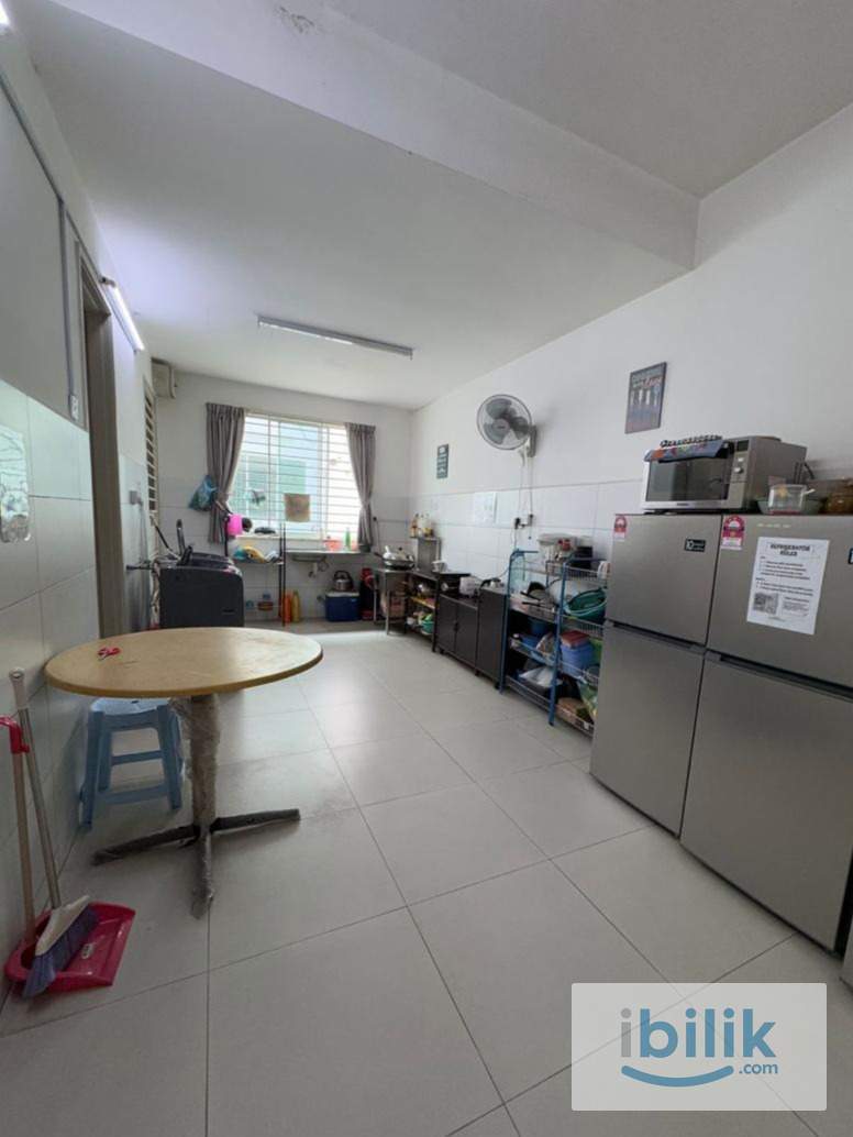 💥Promo Kaw Kaw😍Bandar Botanic Klang Room Rent💥Promo Kaw Kaw💰1 Month Deposit💰Zero Deposit 😍Location Near📍GM Whosale - Image 3