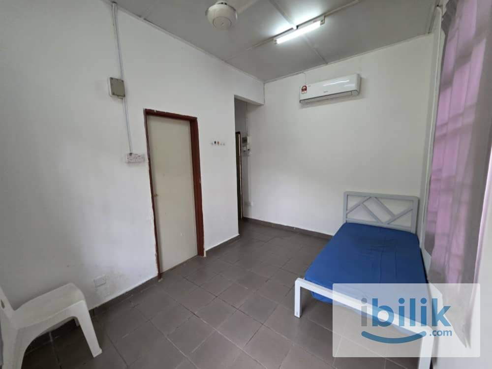 🔥Sewa Murah💰1 Month Deposit💰0 Deposit 😍Bukit Rimau Shah Alam Middle Room Rent😍Location Near📍SJK © Khe Beng - Image 1