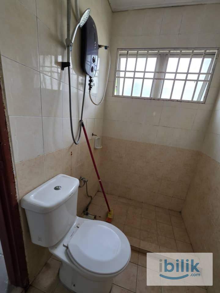 🔥Sewa Murah💰1 Month Deposit💰0 Deposit 😍Bukit Rimau Shah Alam Middle Room Rent😍Location Near📍SJK © Khe Beng - Image 3