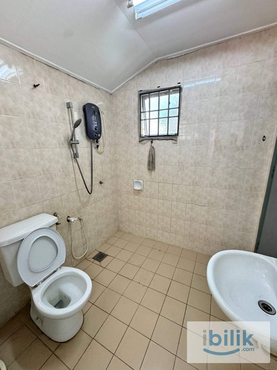 💥Promo Kaw Kaw💰1 Month 💰 0 Deposit 😍 Bandar Bukit Tinggi 2 Klang Room Rent 😍Location Nearby📍Aeon Mall - Image 3