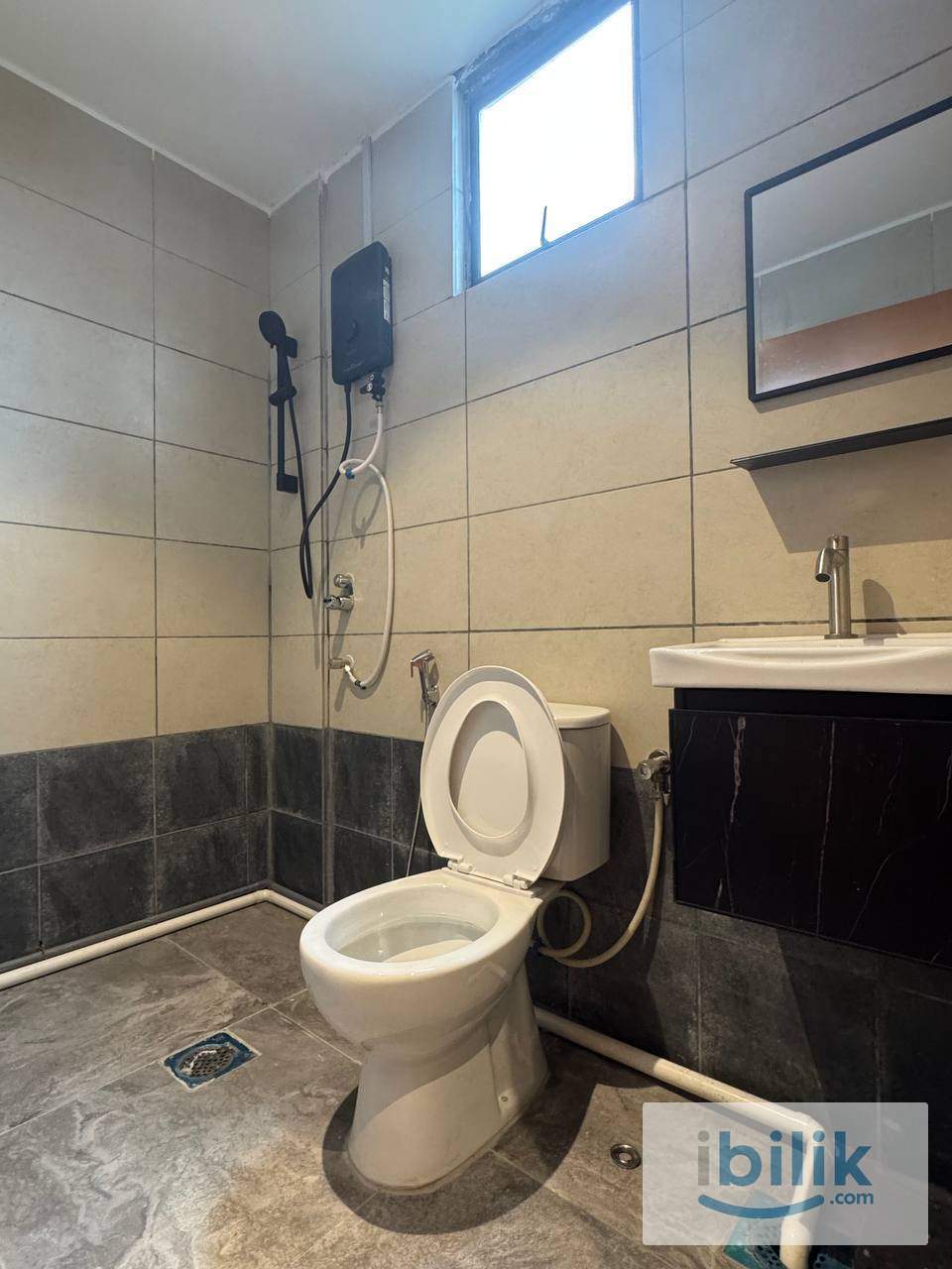 😍New Refurbished Seniman Hotel Jalan Ipoh KL Room Rent💰1 Month Deposit💰0 Deposit 😍Location Nearby📍MRT Sentul Barat - Image 2