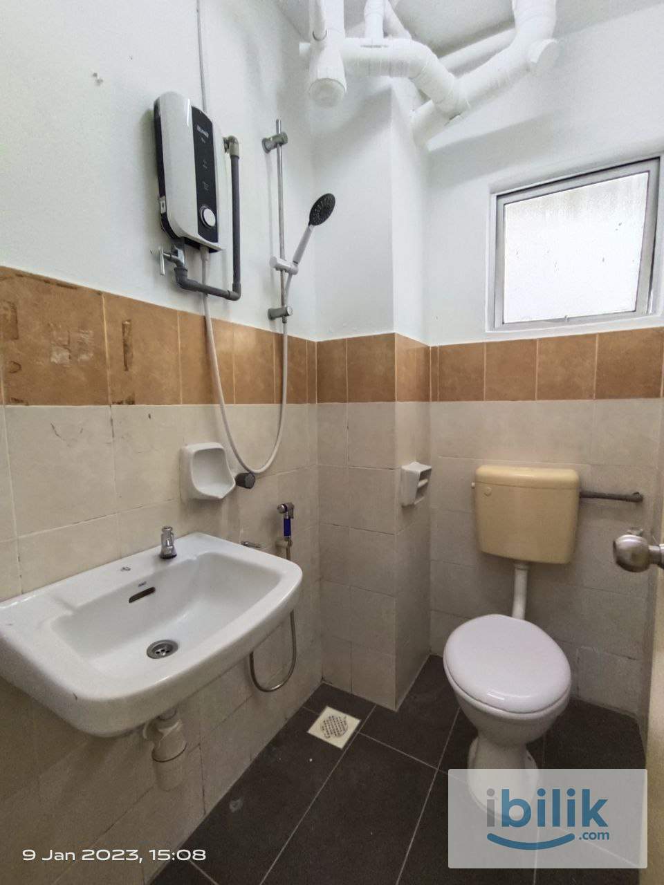 Flora Damansara Lelaki Single Room Available Fully Furnished Block H - Image 1