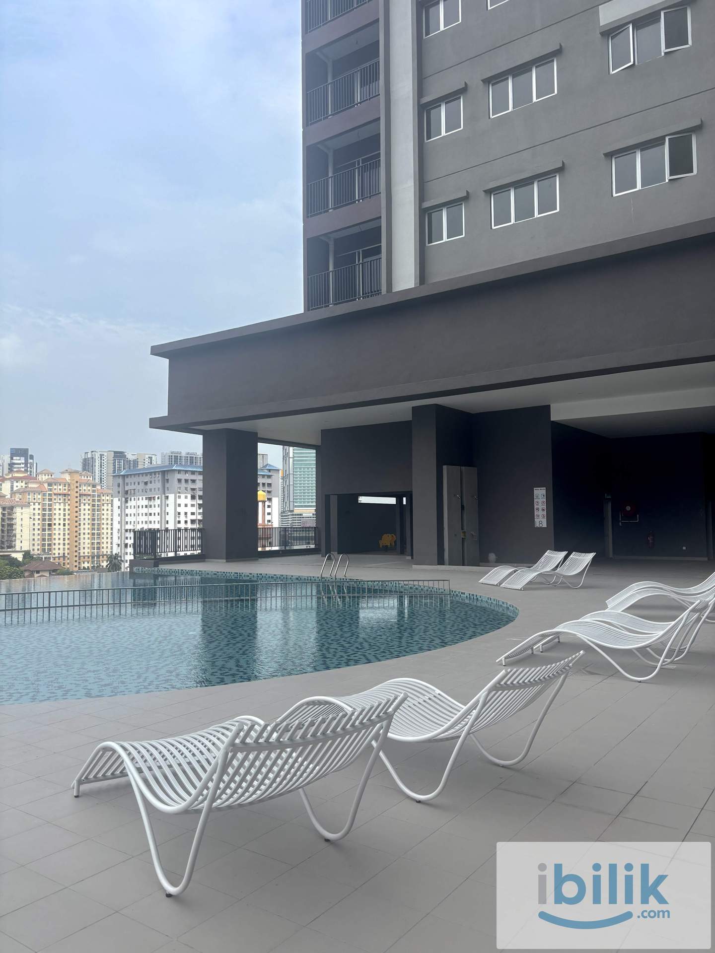 🤩PROMOTION!!!! 🤩 HIGH SPEED INTERNET Medium Room 📍Residensi Riamas, NEW 10” Mattress  Aircond Wardrobe - Image 5