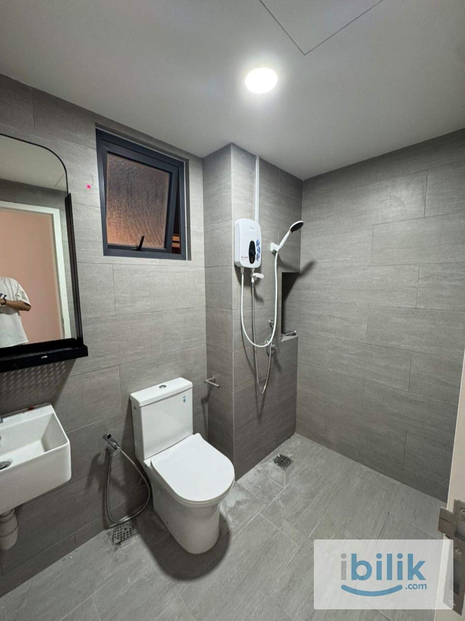 D’ivo OKR | Fully Furnished Master Room - Image 7