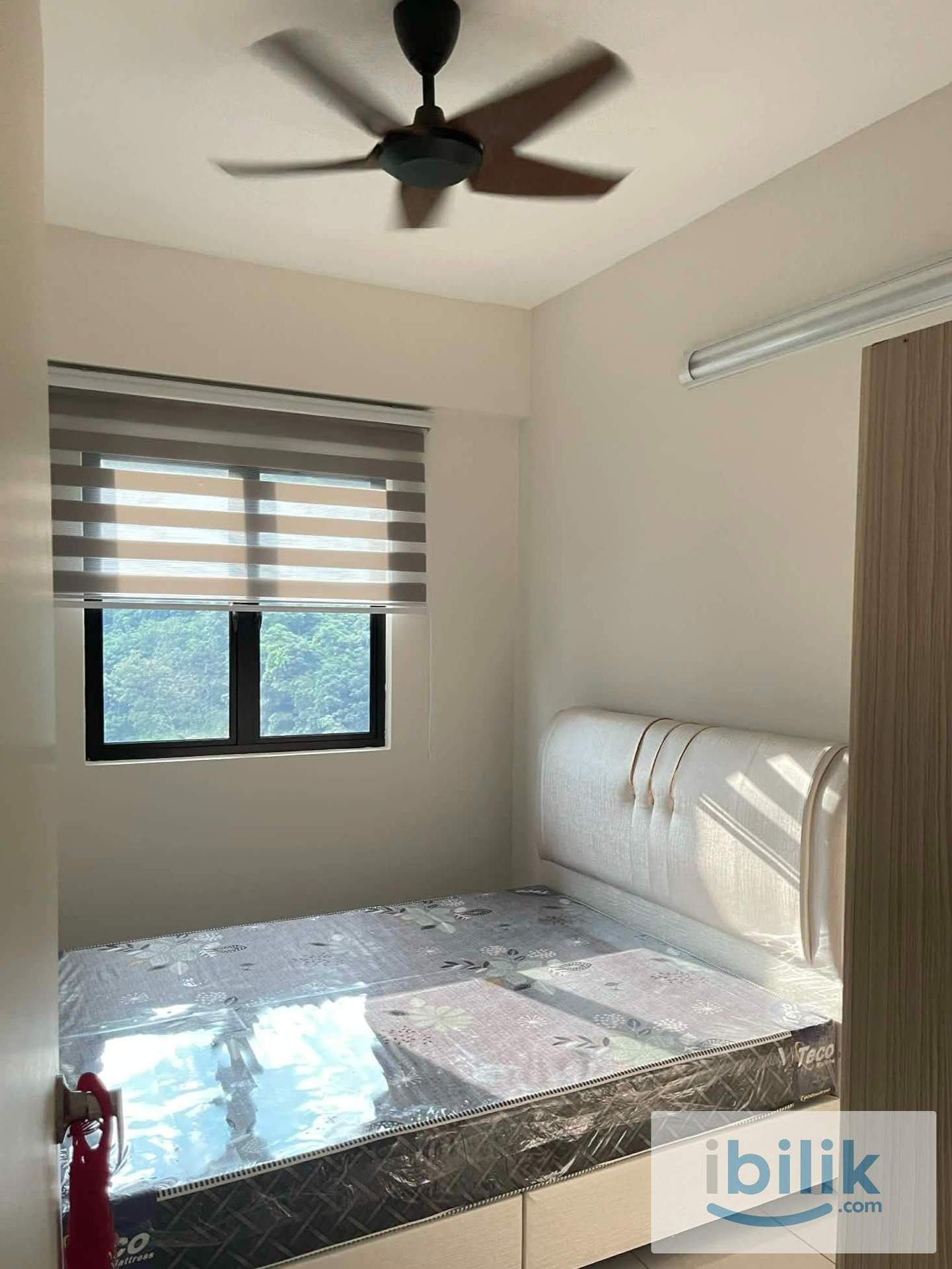 Middle Room for Rent – Chinese Female only - Image 1