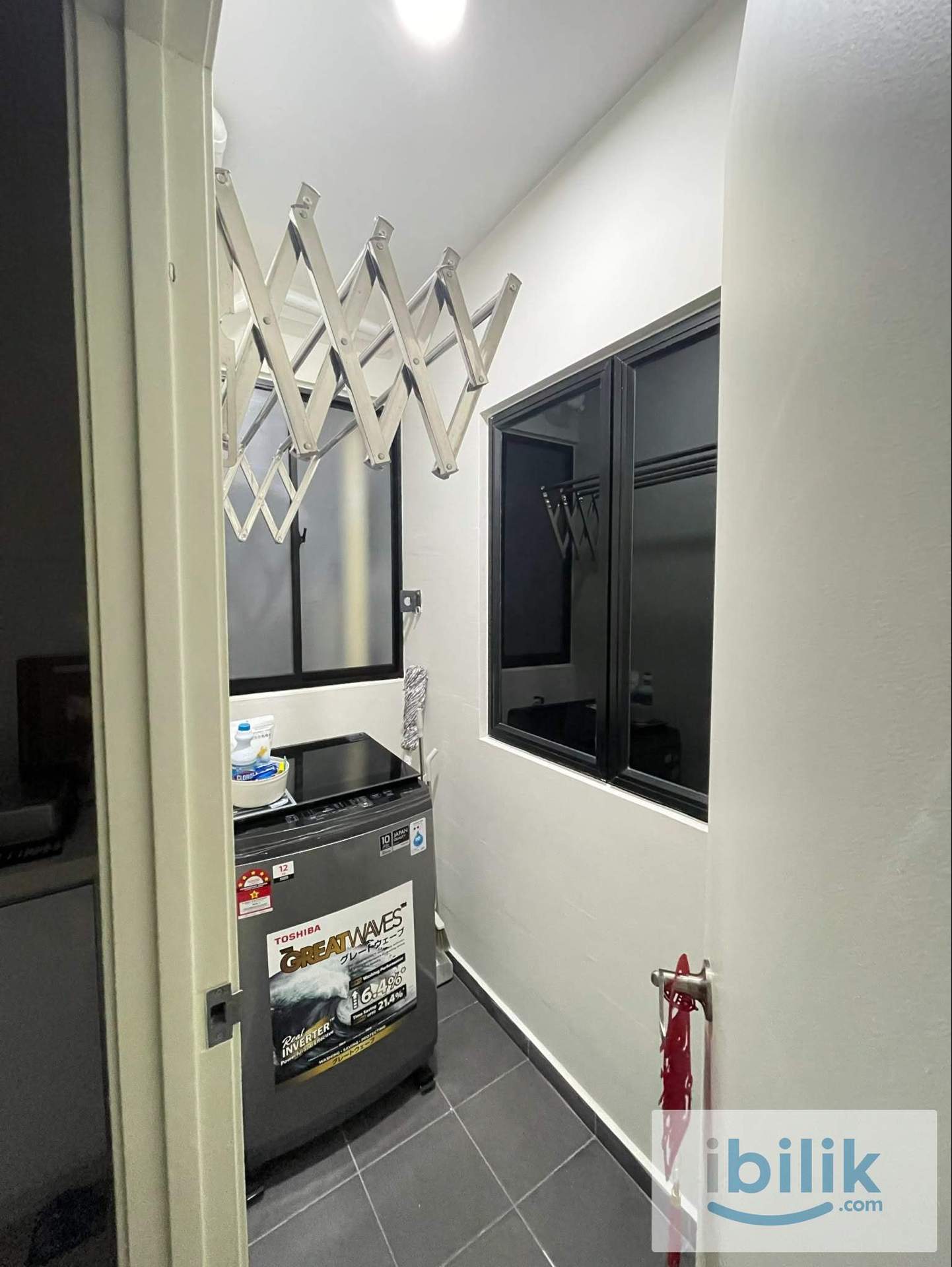 Middle Room for Rent – Chinese Female only - Image 4