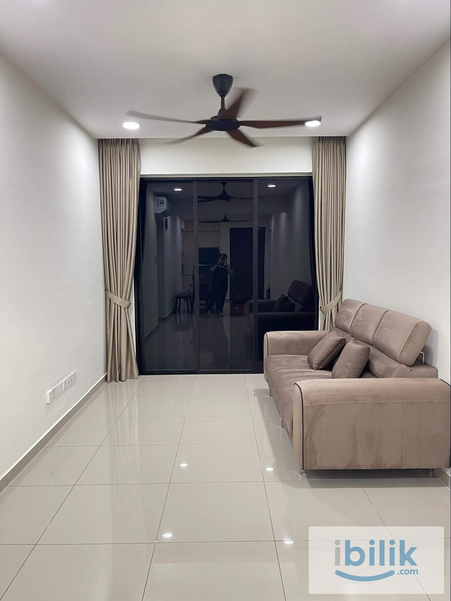Middle Room for Rent – Chinese Female only - Image 5