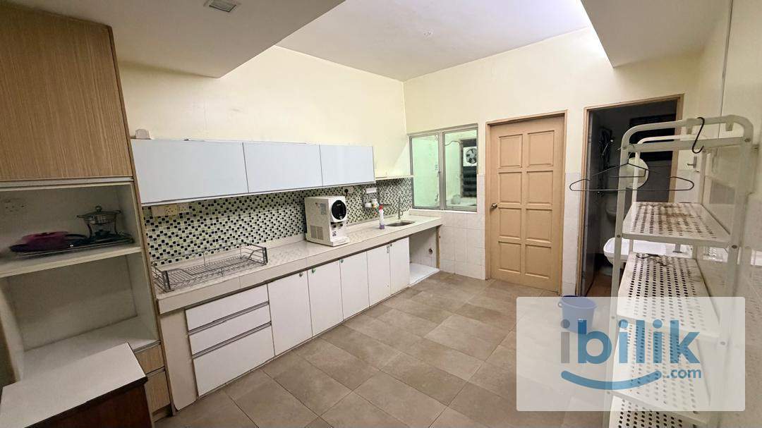 👑 LUXURY QUEEN ROOM at Taman Taynton View @ Eko Cheras - Walk to Taman Mutiara MRT - Image 4