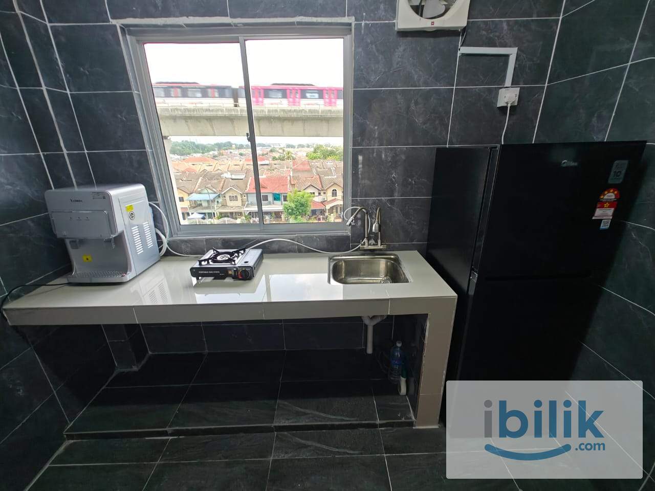 COZY SINGLE ROOM | 🚇 5 MINS WALK TO LRT PUCHONG PERDANA 🚇 | 👩‍💻 WORK FROM HOME FRIENDLY!  - Image 6