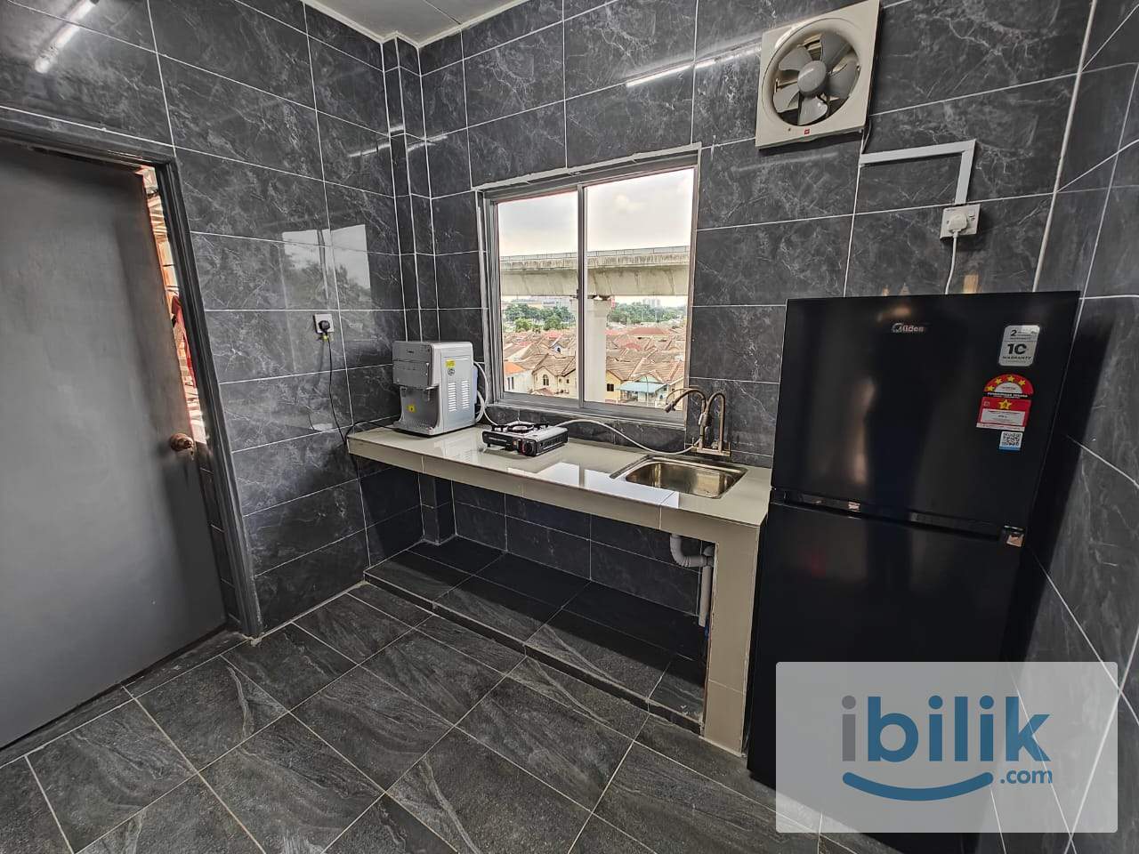 COZY SINGLE ROOM | 🚇 5 MINS WALK TO LRT PUCHONG PERDANA 🚇 | 👩‍💻 WORK FROM HOME FRIENDLY!  - Image 3