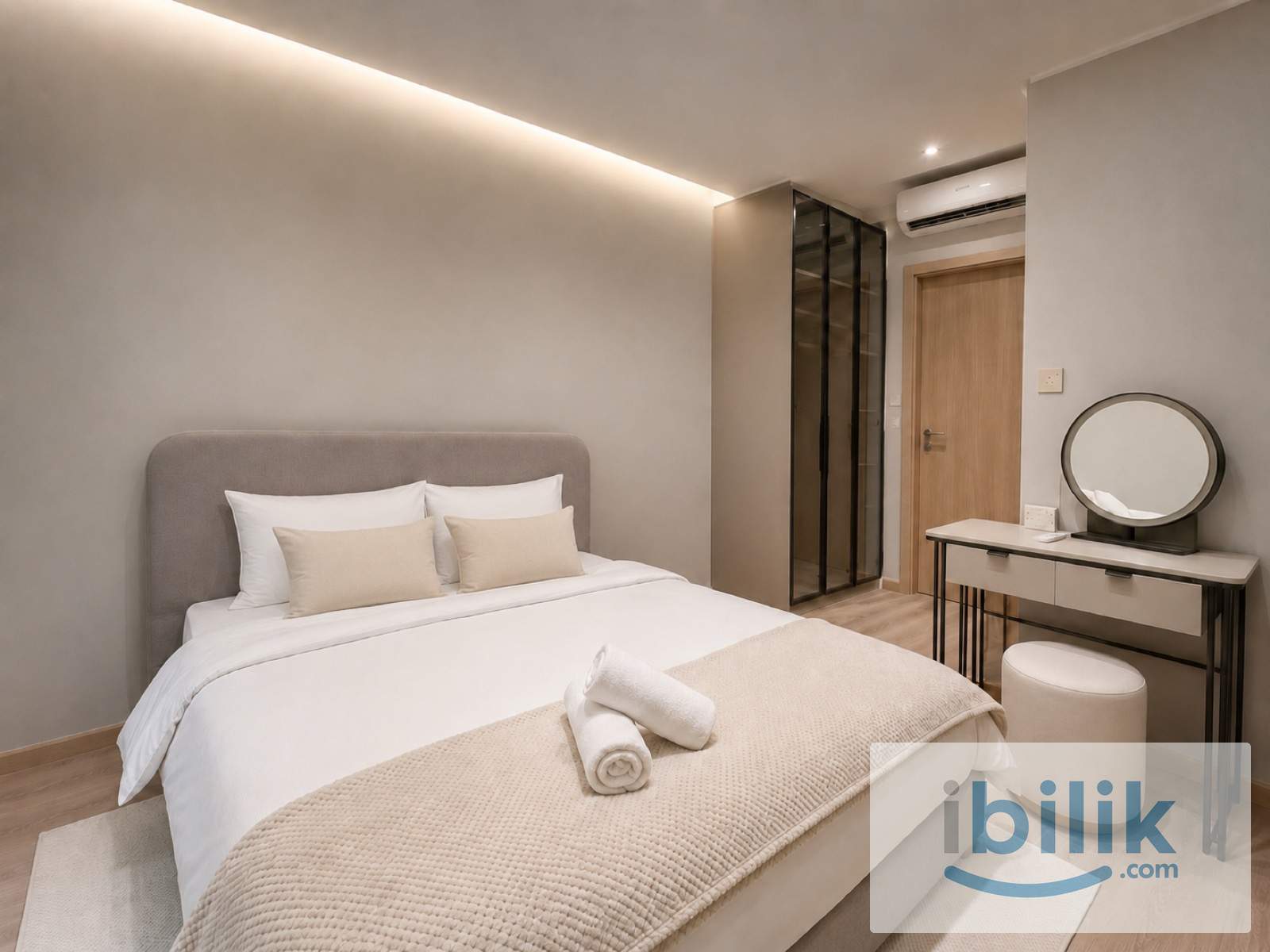 👑 Premium Queen Room with Attached Bathroom Access @ Armani Raja Uda / 1 Min Walk to Raja Uda MRT / Own TV - Image 1