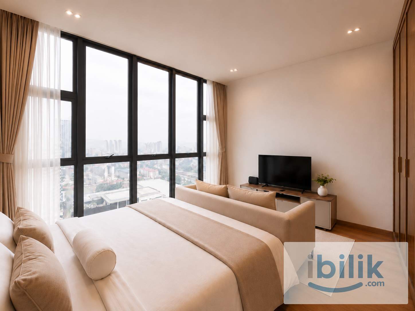 👑 Premium Queen Room with KL View @ Armani Raja Uda / 1 Min Walk to Raja Uda MRT / Own TV - Image 1