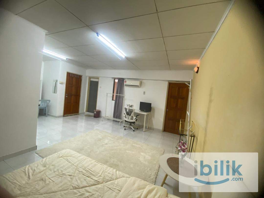 LARGE masterbedroom BU11, bandar utama , one utama , KPMG - Image 2