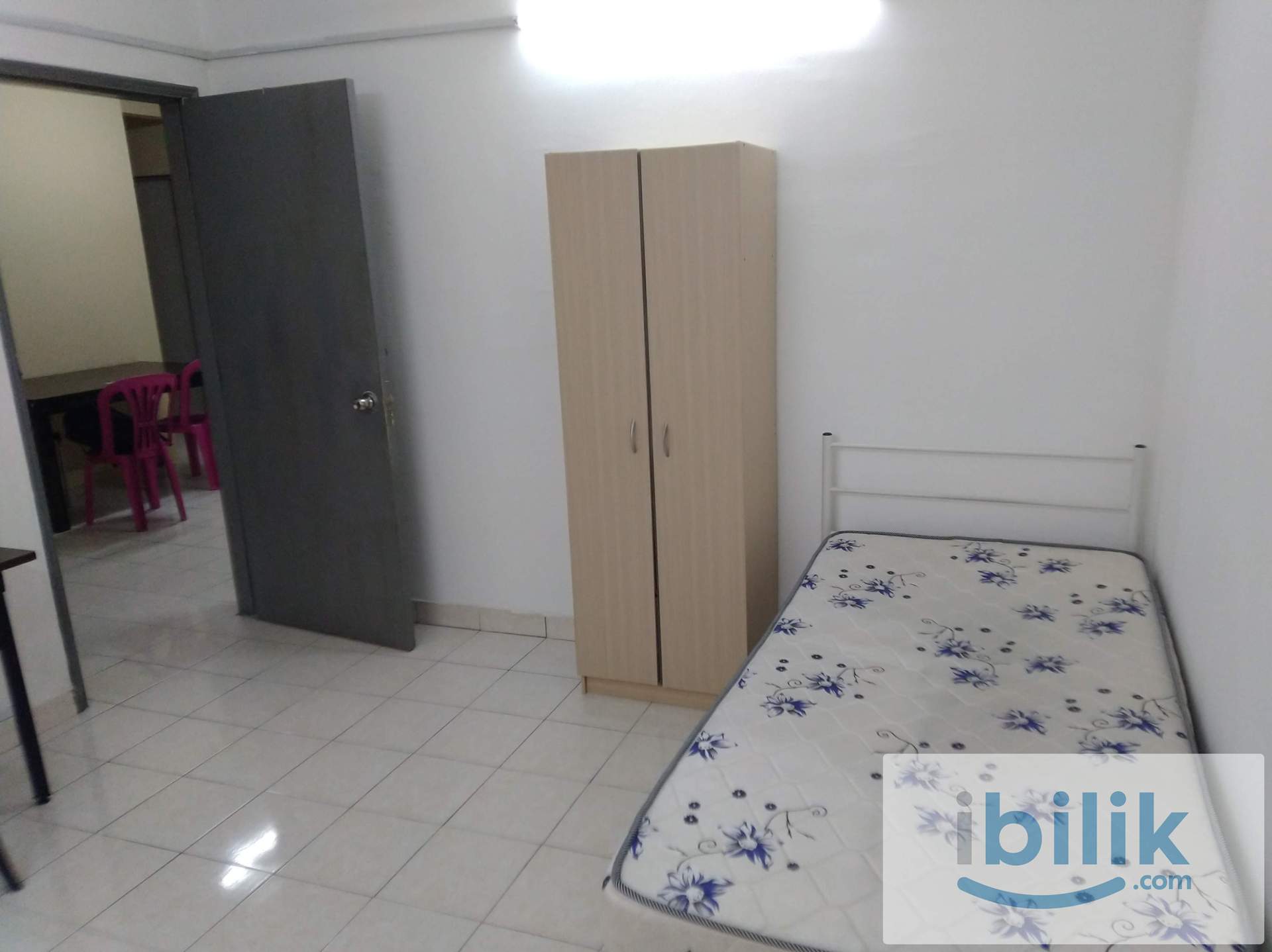 Medium room near Surian MRT , IOI Damansara , Dataran Sunway , Mitraland - Image 1