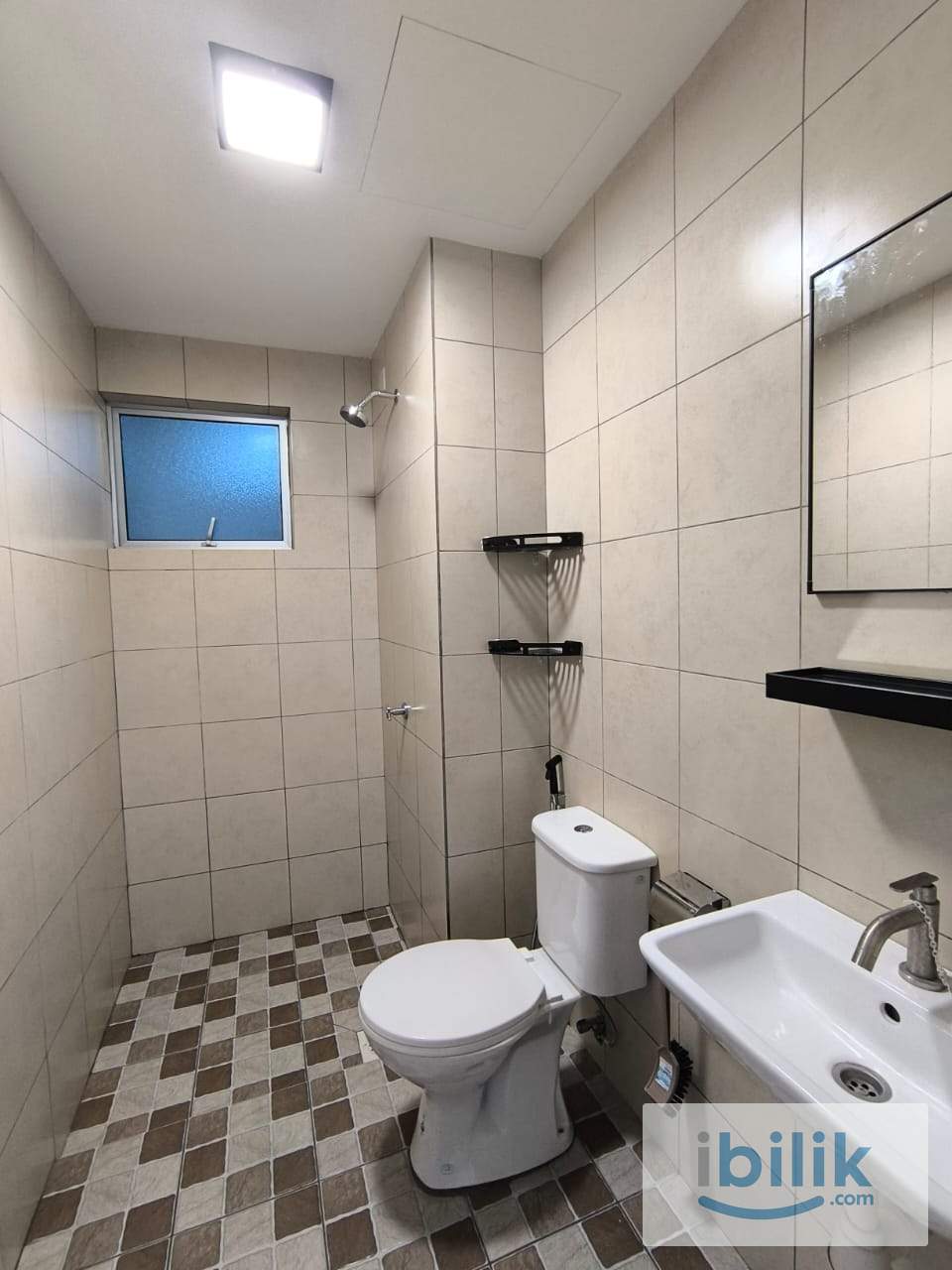 MIDDLE ROOM AT CHERAS CITY CENTRAL - Image 4