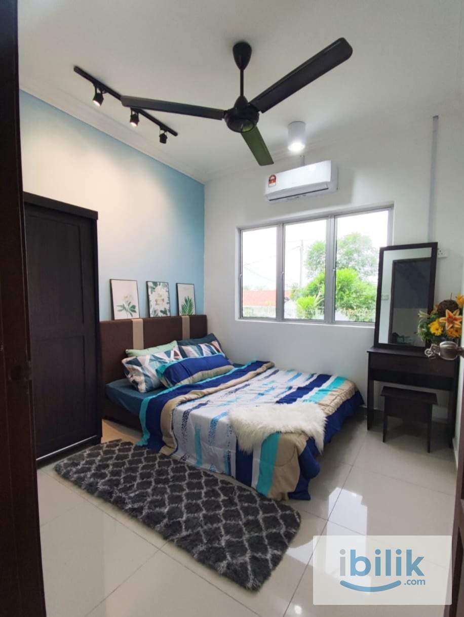 Near HTJ Seremban🌟Cozy Medium Aircond Room For Rent 冷气房出租🌟𝕀ℕℂ𝕃𝕌𝕊𝕀𝕍𝔼 𝕌𝕥𝕚𝕝𝕚𝕥𝕚𝕖𝕤 𝔹𝕚𝕝𝕝𝕤 & 𝕎𝕀𝔽𝕀🌟 - Image 2