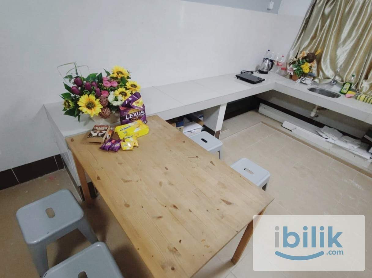 Near HTJ Seremban🌟Cozy Medium Aircond Room For Rent 冷气房出租🌟𝕀ℕℂ𝕃𝕌𝕊𝕀𝕍𝔼 𝕌𝕥𝕚𝕝𝕚𝕥𝕚𝕖𝕤 𝔹𝕚𝕝𝕝𝕤 & 𝕎𝕀𝔽𝕀🌟 - Image 4